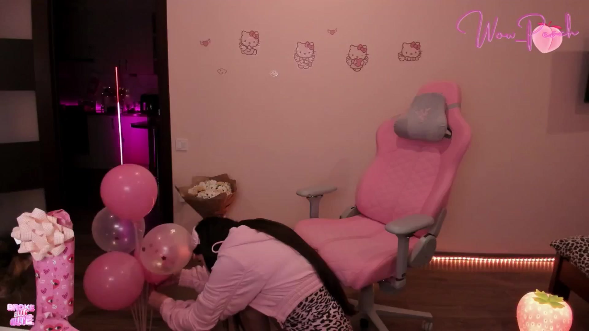Gallery image thumbnail from wow_peach's myfreecams stream on, 02/12/2026, 17:58 image 10 of 20