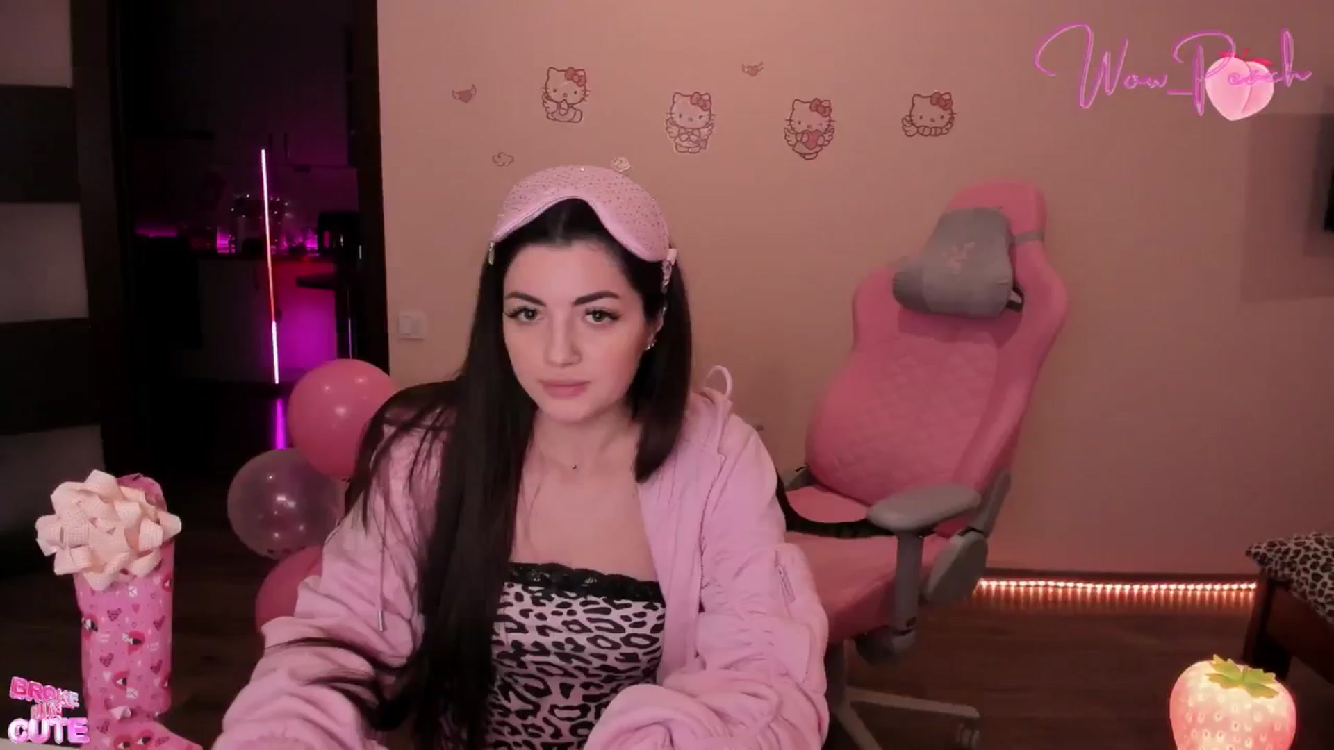 Gallery image thumbnail from wow_peach's myfreecams stream on, 02/12/2026, 17:58 image 9 of 20