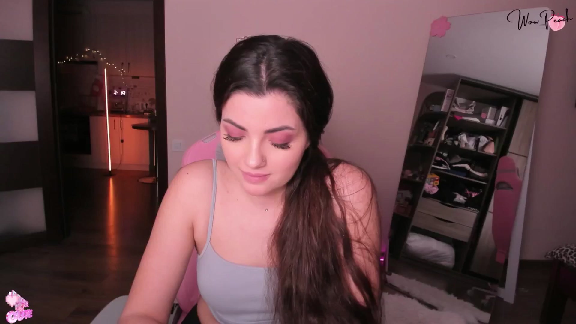 Gallery image thumbnail from wow_peach's myfreecams stream on, 03/05/2026, 19:50 image 19 of 20