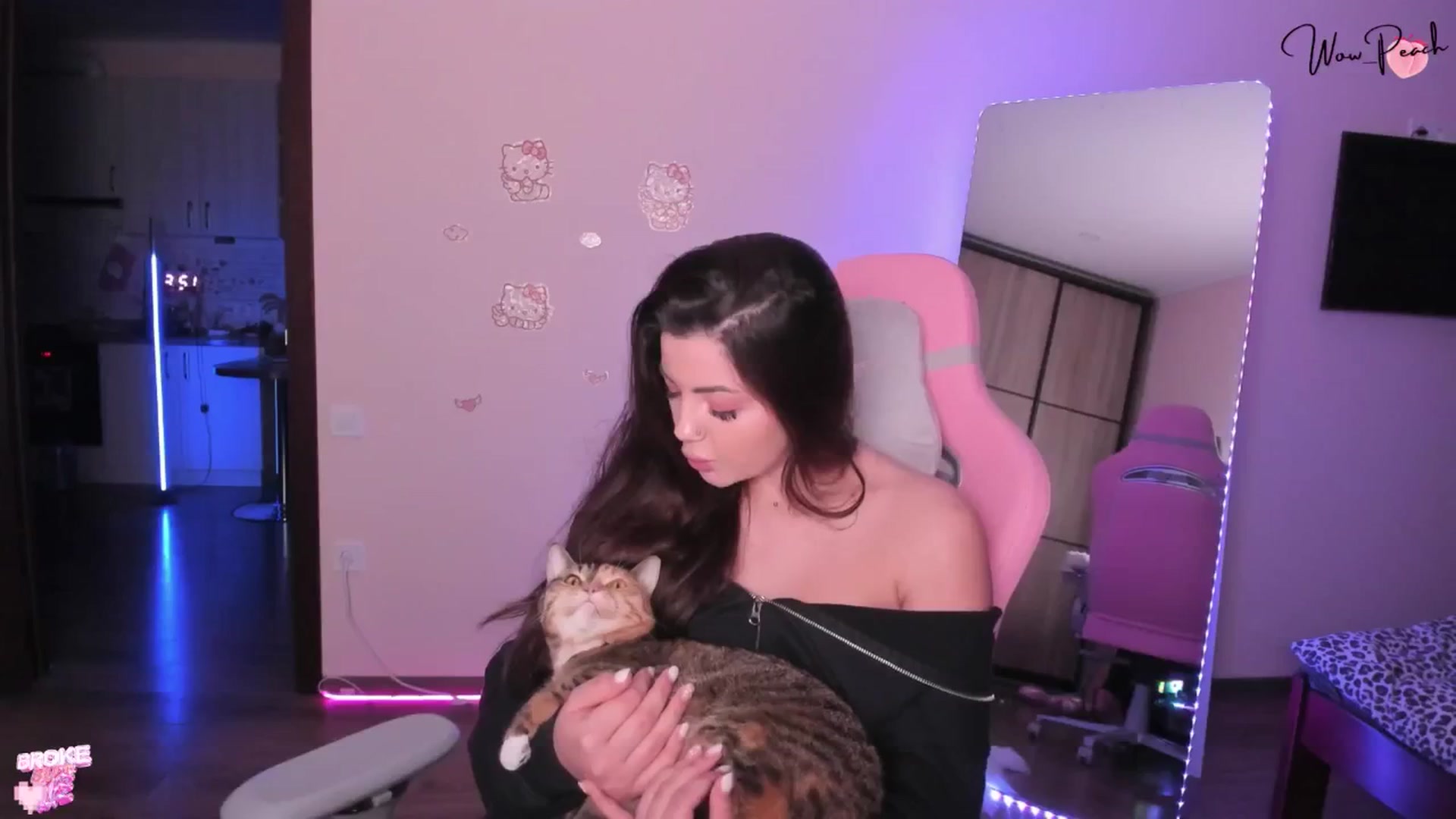 Gallery image thumbnail from wow_peach's myfreecams stream on, 03/07/2026, 20:56 image 10 of 20