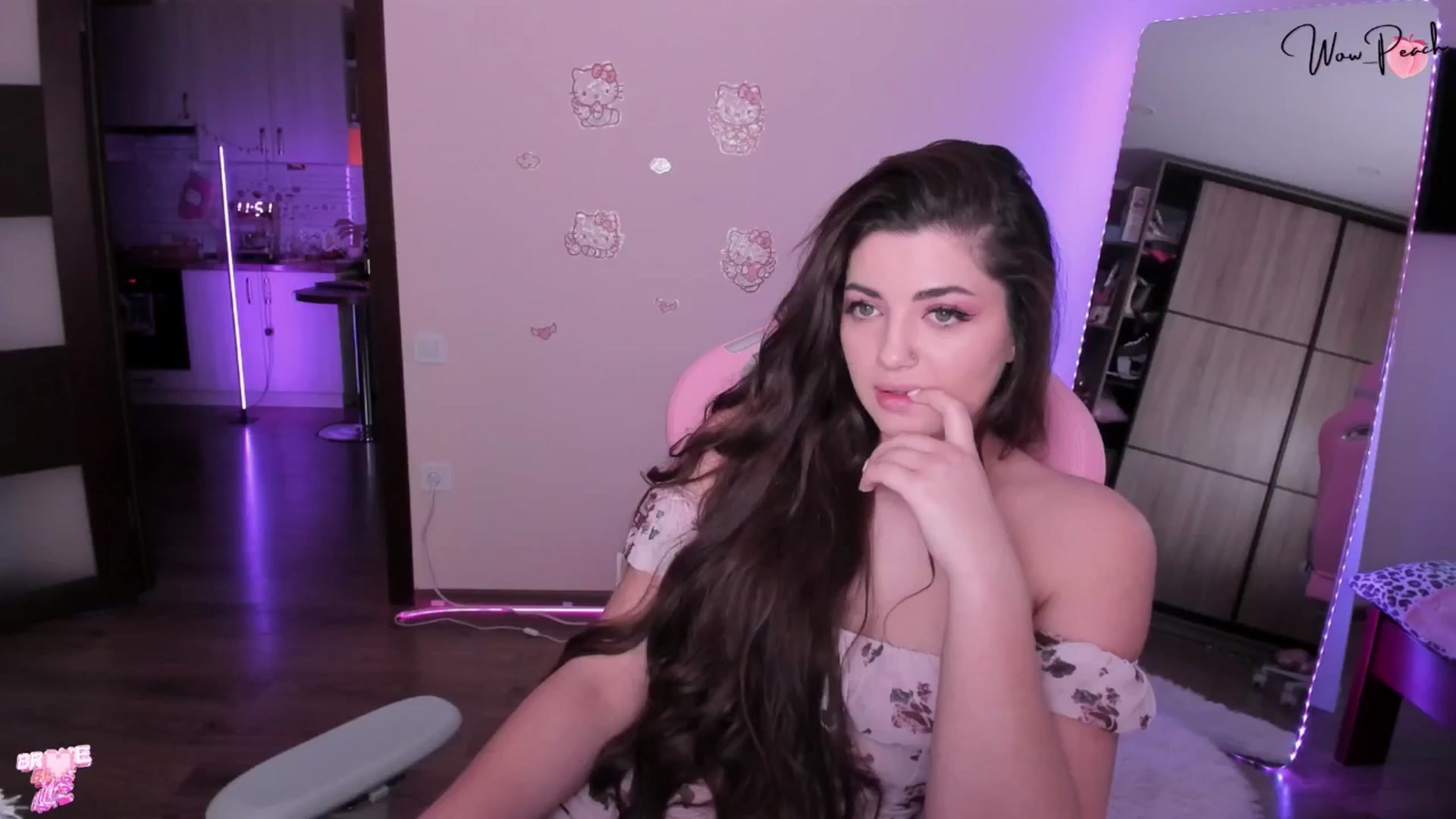 Gallery image thumbnail from wow_peach's myfreecams stream on, 03/09/2026, 17:22 image 3 of 20