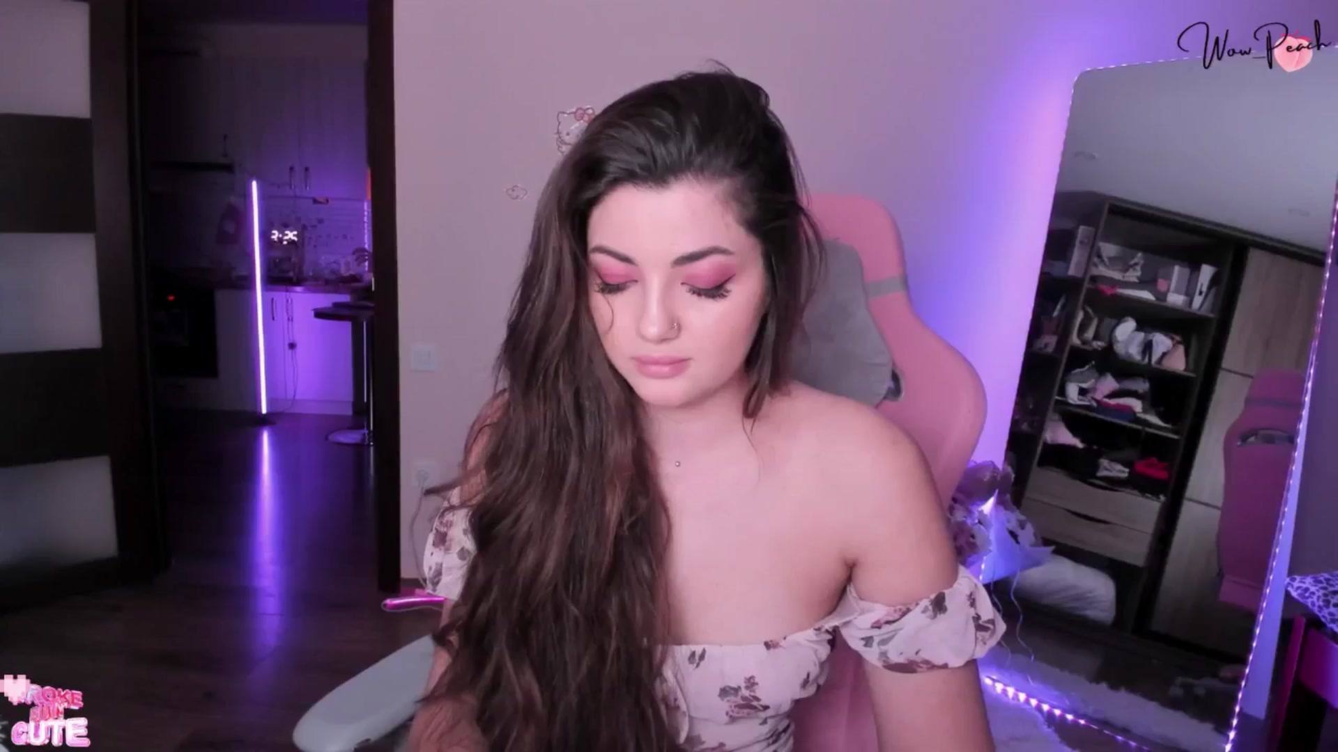 Gallery image thumbnail from wow_peach's myfreecams stream on, 03/09/2026, 21:14 image 7 of 20