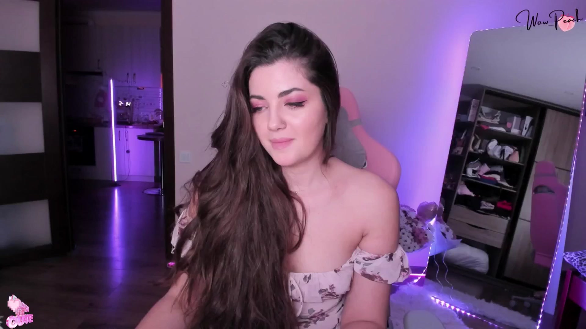 Gallery image thumbnail from wow_peach's myfreecams stream on, 03/09/2026, 21:14 image 5 of 20