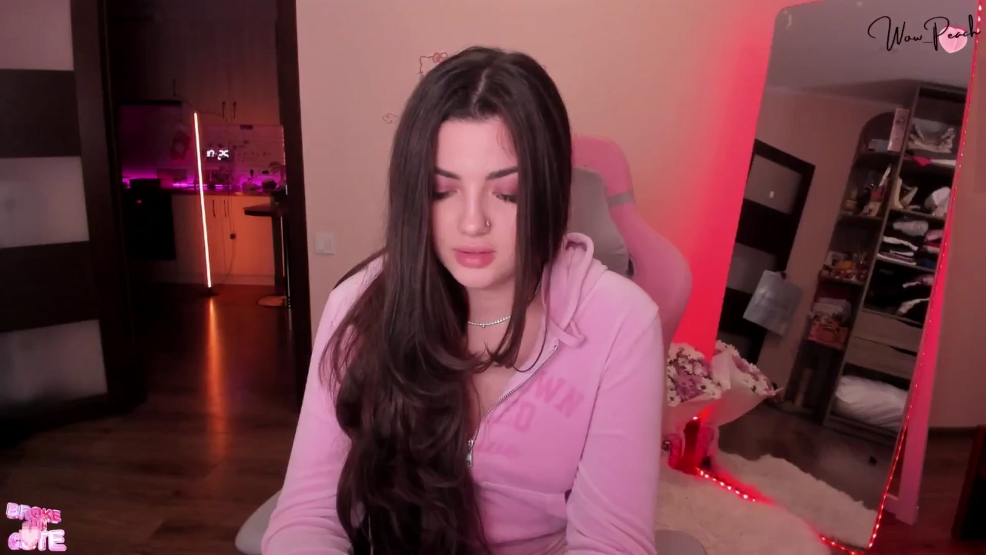Gallery image thumbnail from wow_peach's myfreecams stream on, 03/12/2026, 18:45 image 6 of 20
