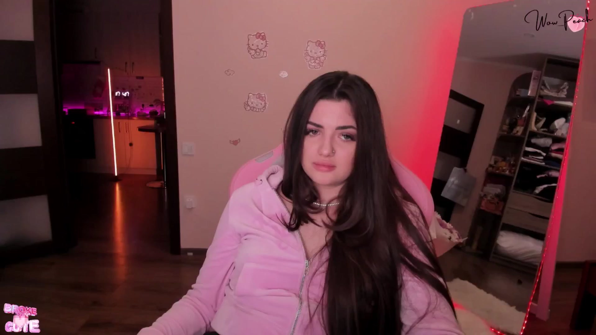 Gallery image thumbnail from wow_peach's myfreecams stream on, 03/12/2026, 18:45 image 16 of 20