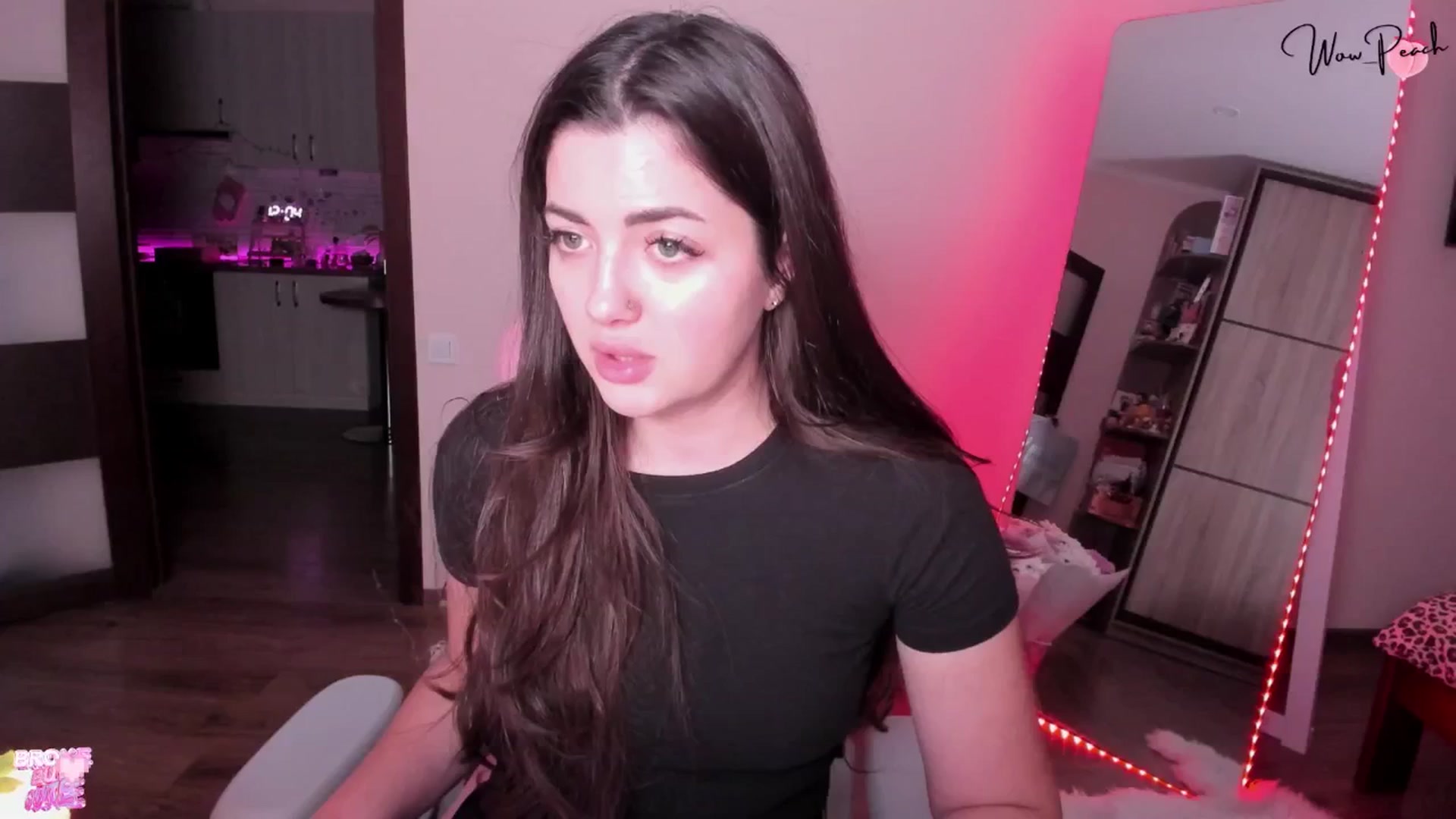 Gallery image thumbnail from wow_peach's myfreecams stream on, 03/13/2026, 20:24 image 11 of 20
