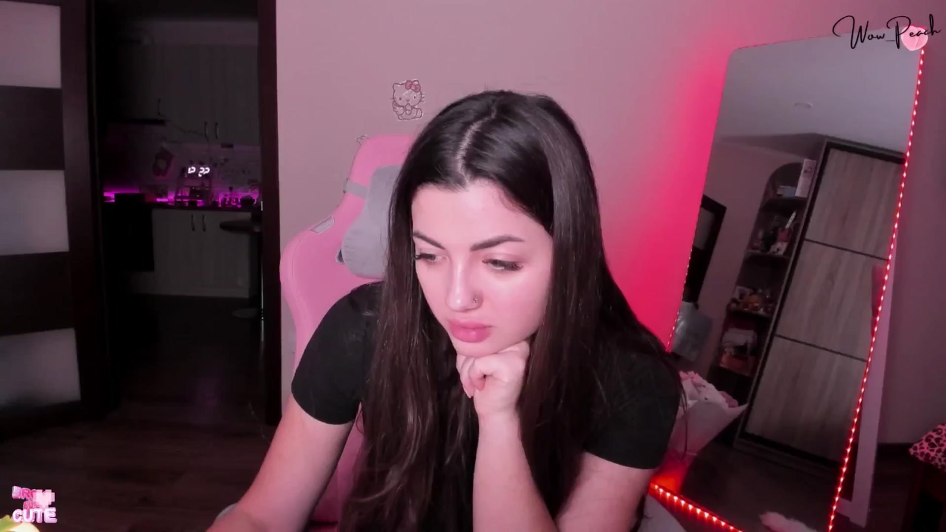 Gallery image thumbnail from wow_peach's myfreecams stream on, 03/13/2026, 20:24 image 19 of 20