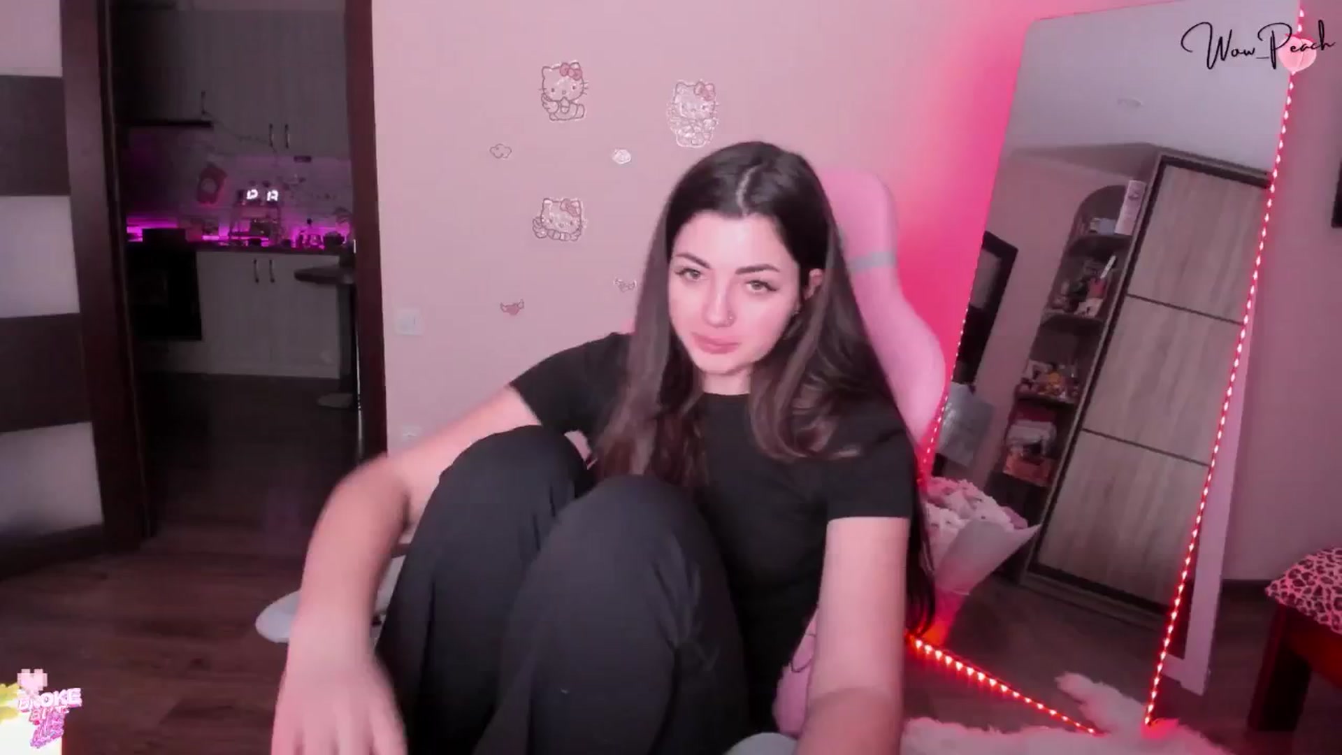 Gallery image thumbnail from wow_peach's myfreecams stream on, 03/13/2026, 20:24 image 15 of 20