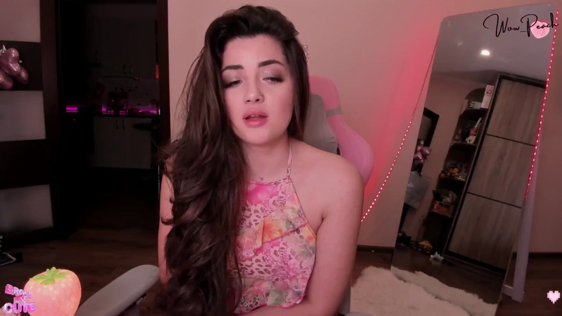 Gallery image thumbnail from wow_peach's myfreecams stream on, 04/30/2026, 19:07 image 7 of 20