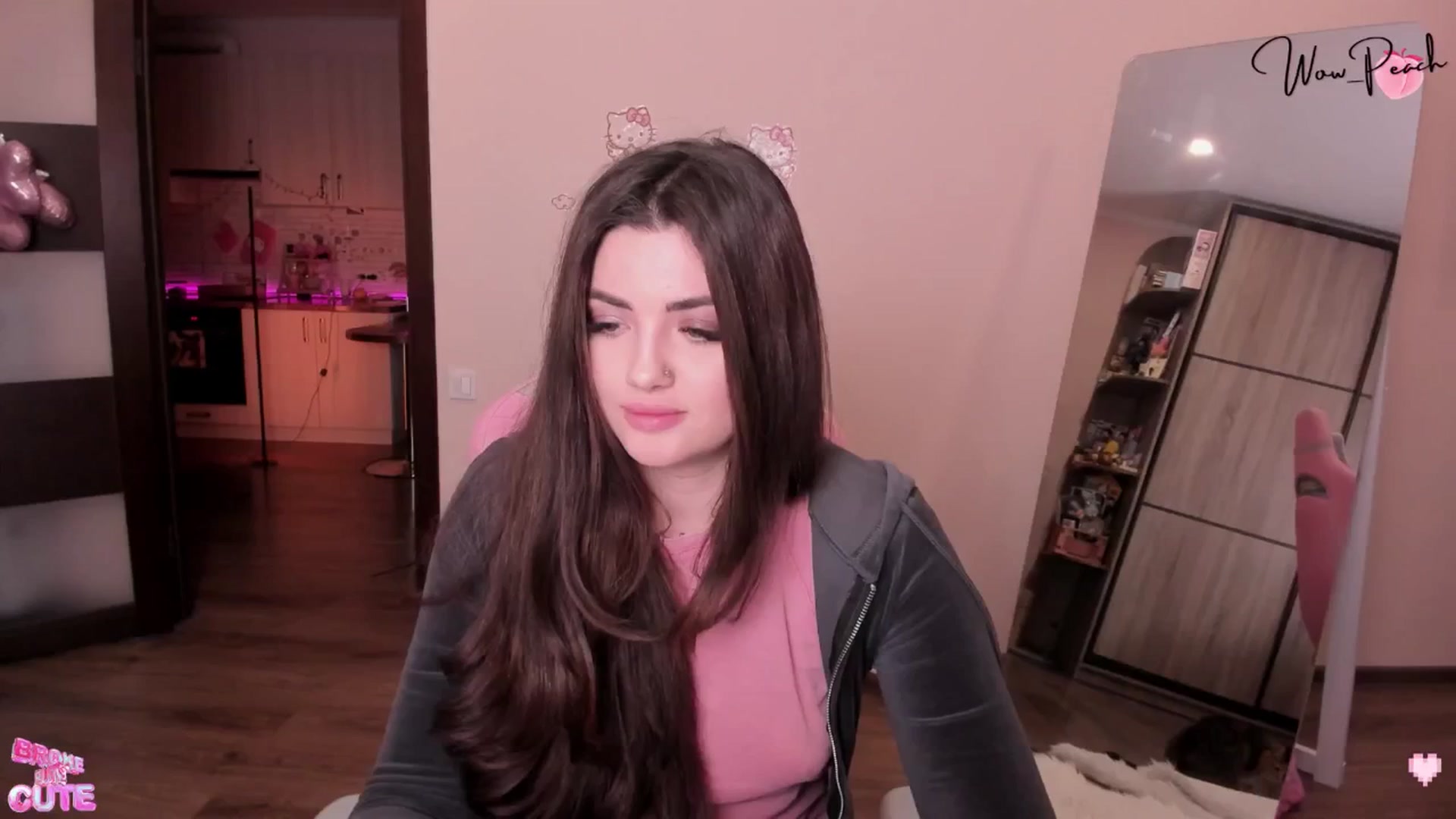 Gallery image thumbnail from wow_peach's myfreecams stream on, 05/01/2026, 16:55 image 15 of 20