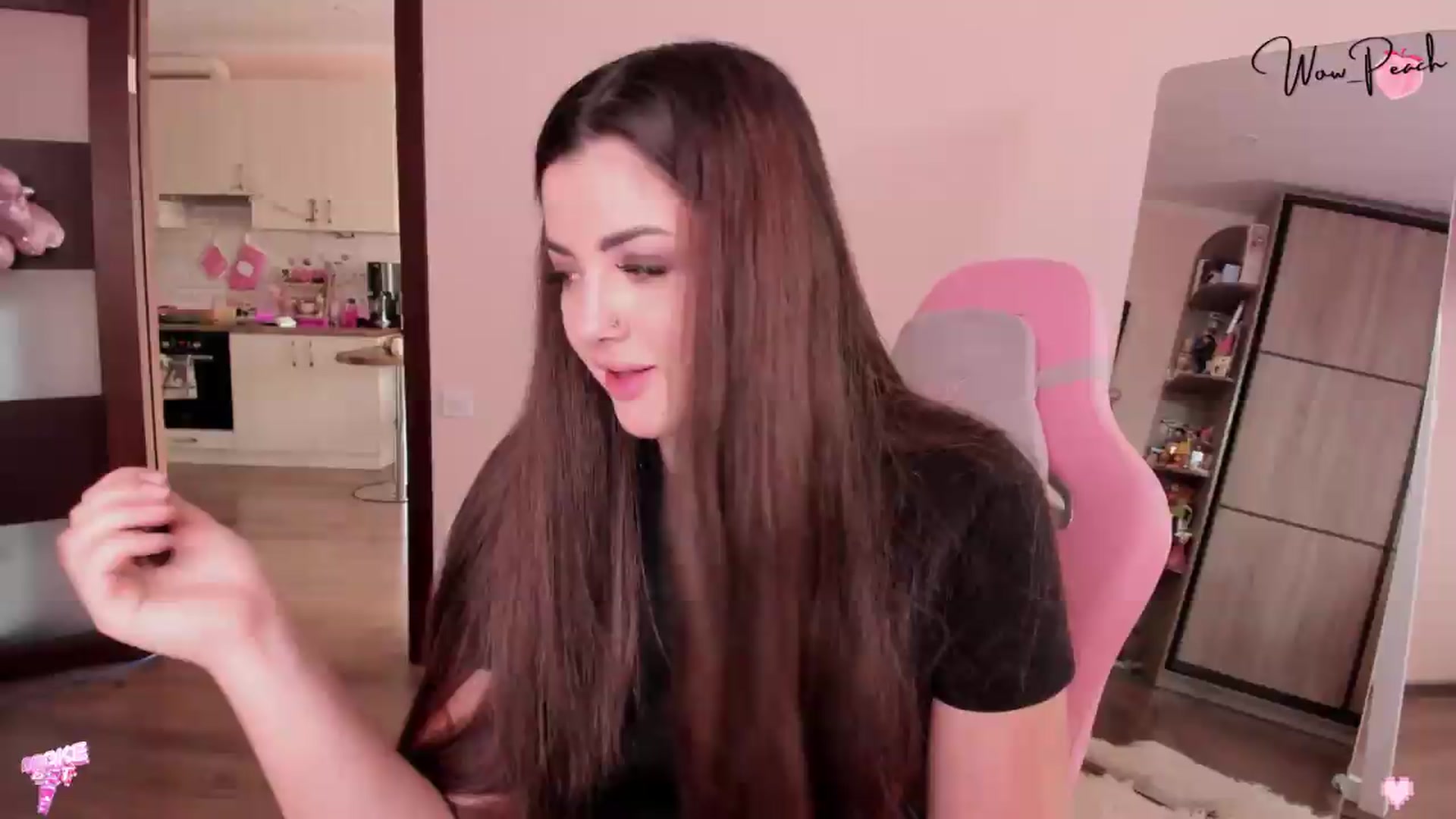 Gallery image thumbnail from wow_peach's myfreecams stream on, 06/05/2026, 15:45 image 19 of 20