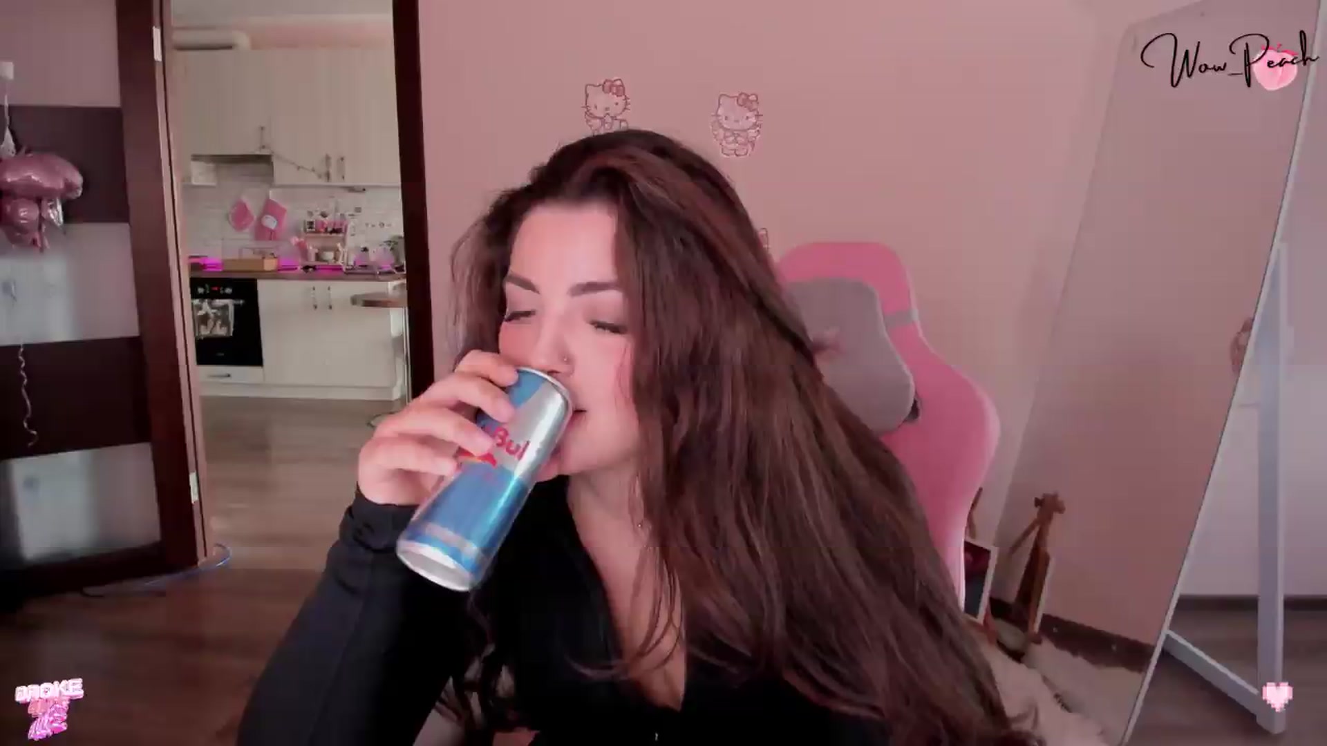 Gallery image thumbnail from wow_peach's myfreecams stream on, 08/11/2026, 15:44 image 15 of 20
