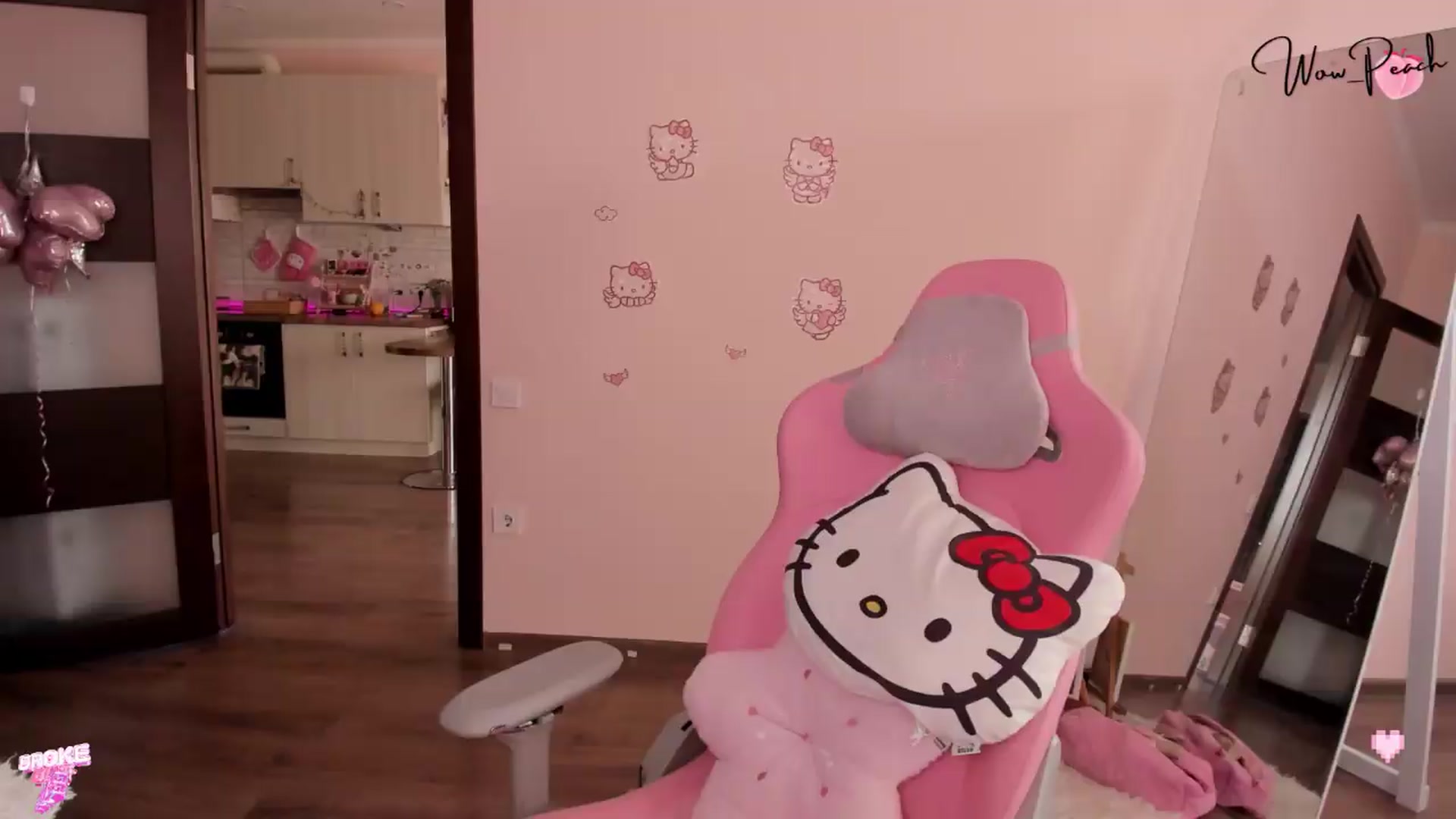 Gallery image thumbnail from wow_peach's myfreecams stream on, 09/02/2026, 14:55 image 17 of 20