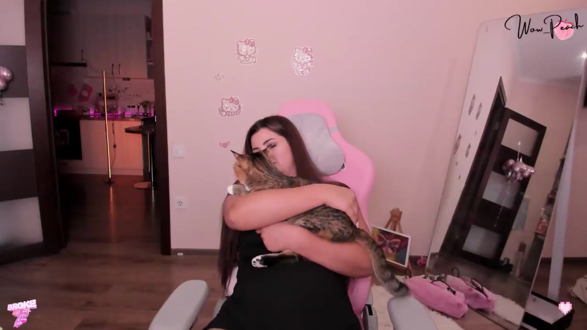 Gallery image thumbnail from wow_peach's myfreecams stream on, 09/05/2026, 20:01 image 15 of 20