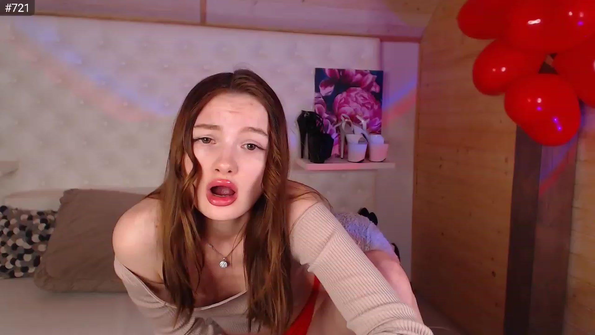 Gallery image thumbnail from wowsasha's myfreecams stream on, 02/17/2023, 21:18 image 2 of 20