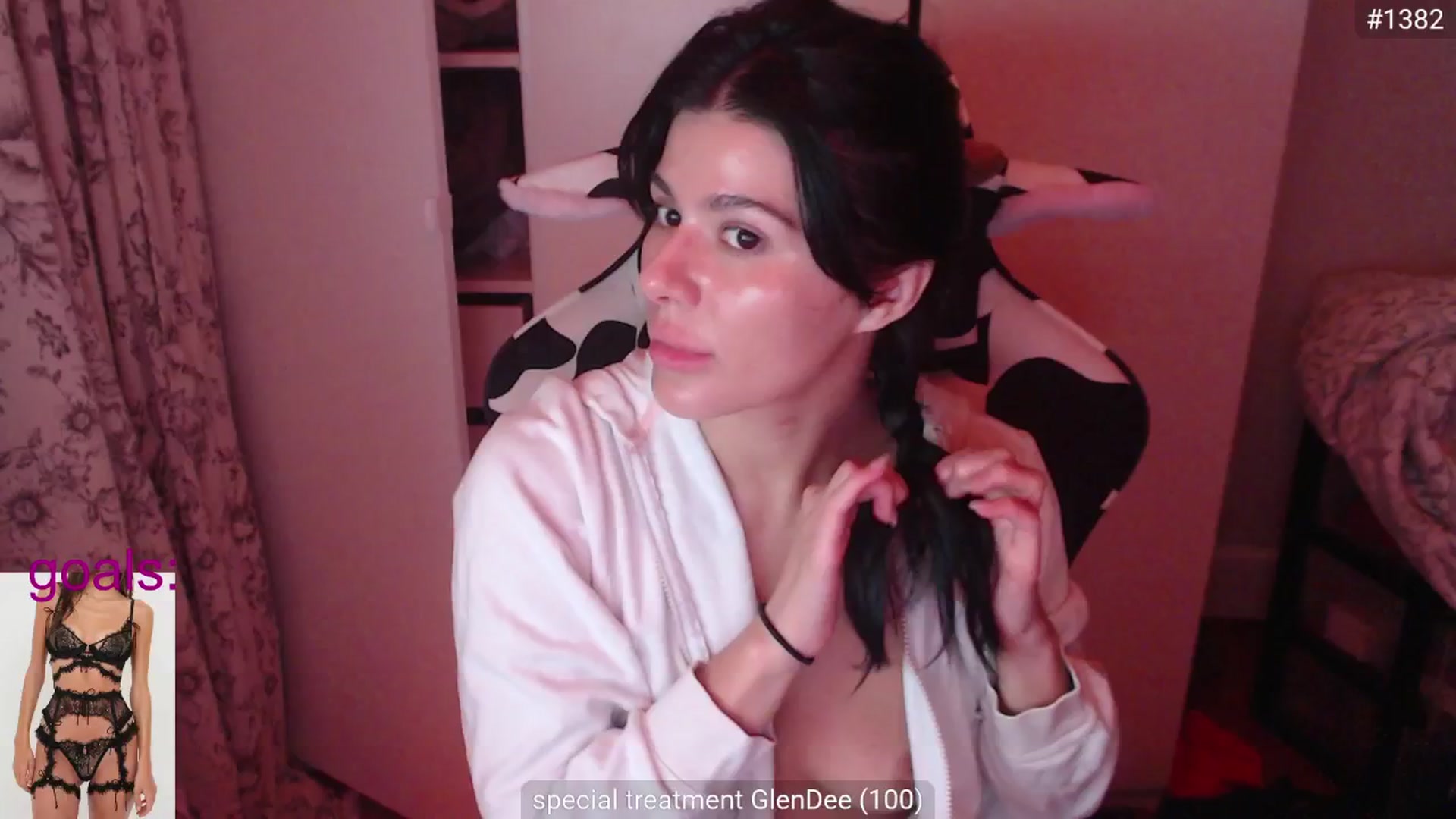Gallery image thumbnail from wowshessocool's myfreecams stream on, 09/21/2025, 07:25 image 12 of 20