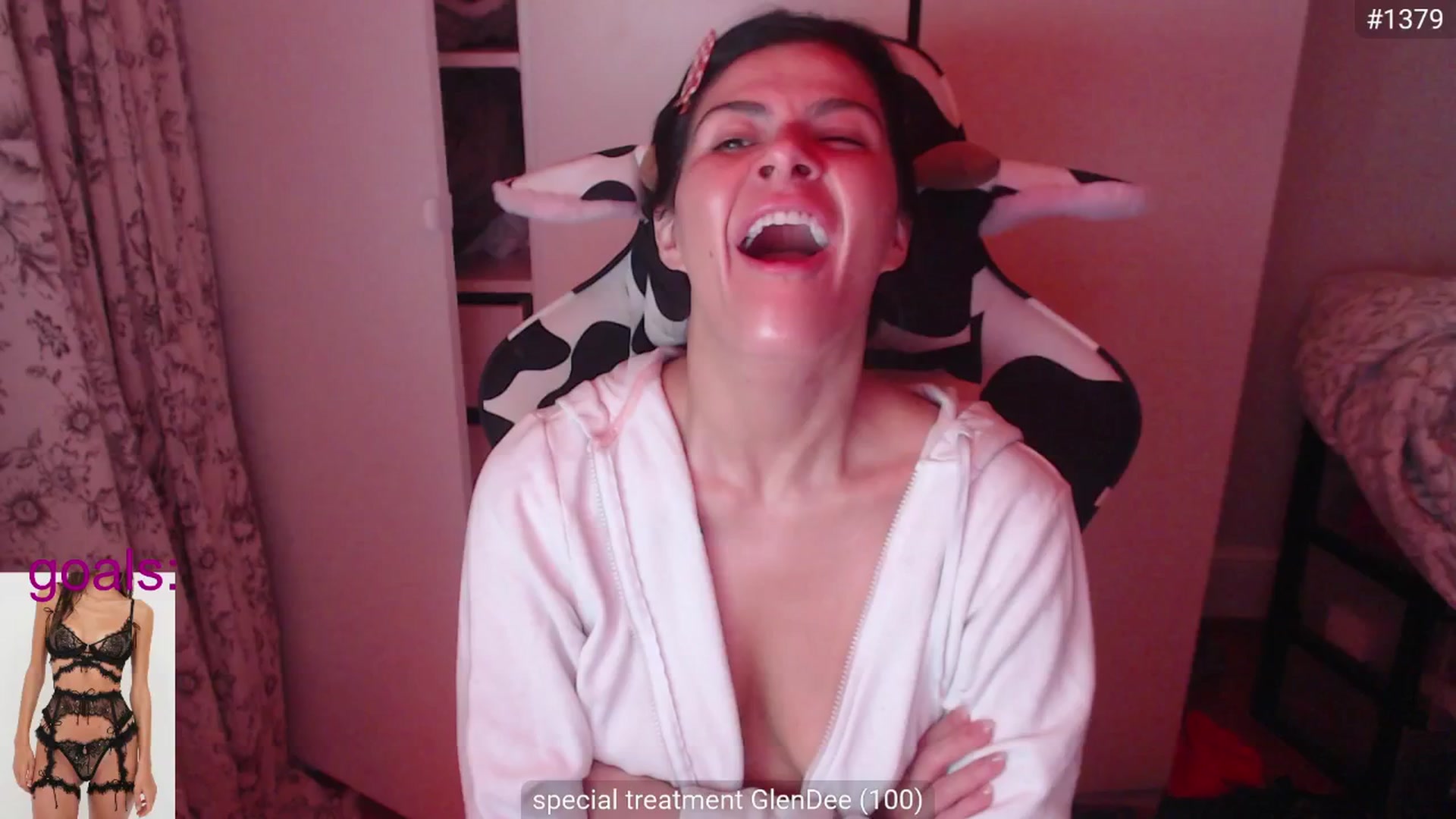Gallery image thumbnail from wowshessocool's myfreecams stream on, 09/21/2025, 07:25 image 19 of 20
