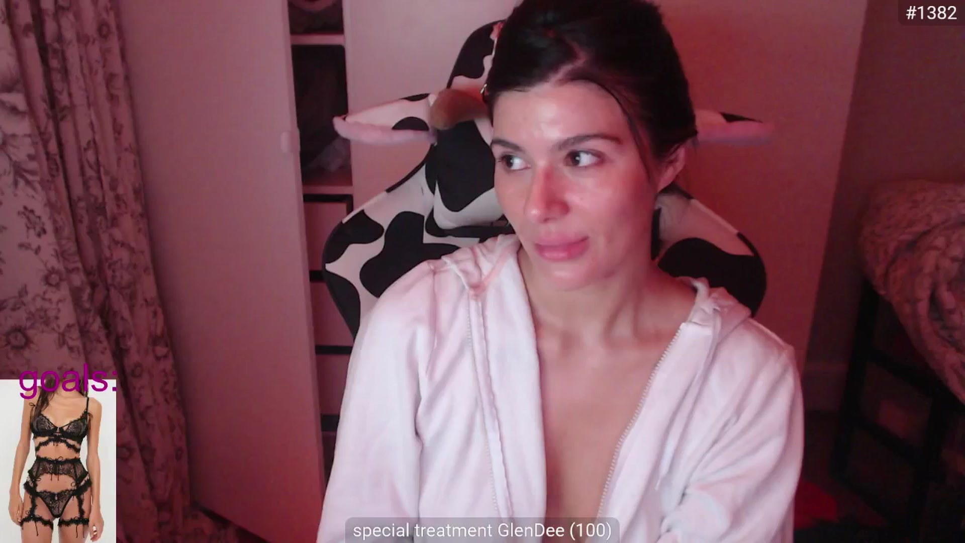 Gallery image thumbnail from wowshessocool's myfreecams stream on, 09/21/2025, 07:25 image 14 of 20
