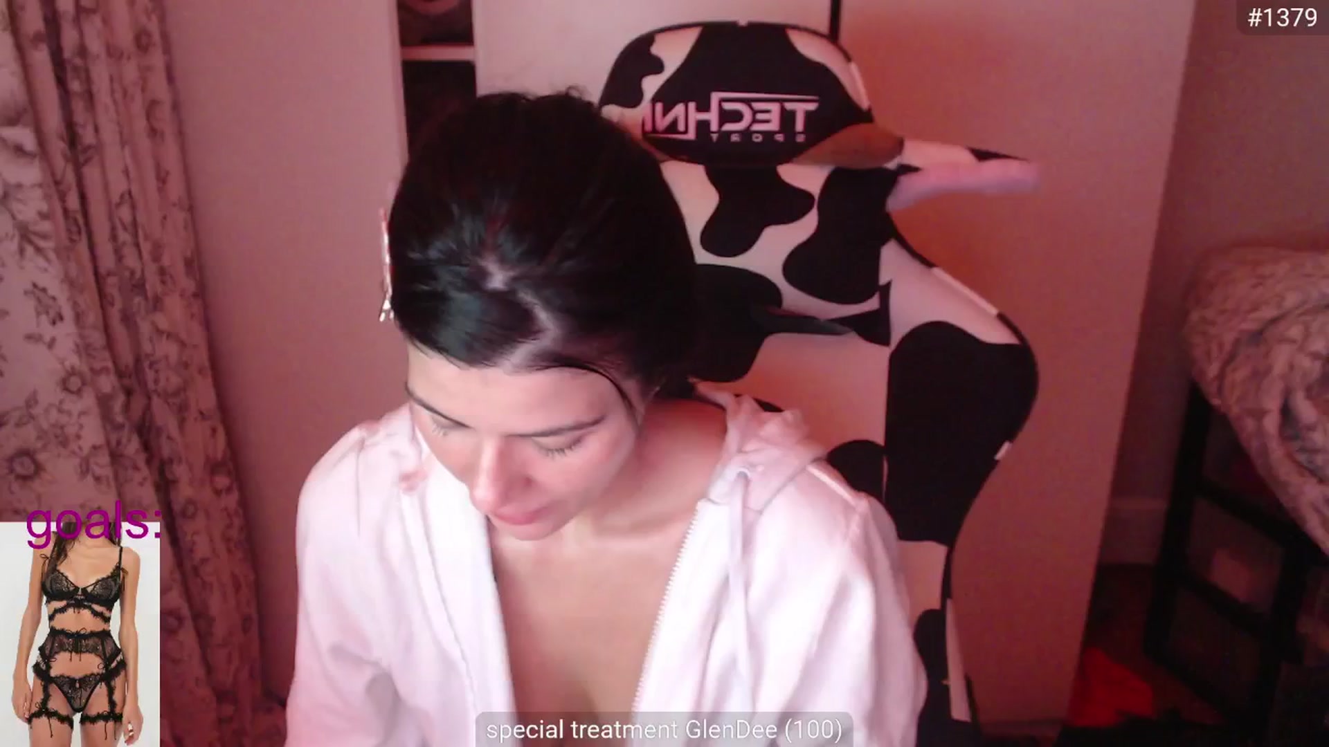 Gallery image thumbnail from wowshessocool's myfreecams stream on, 09/21/2025, 07:25 image 15 of 20
