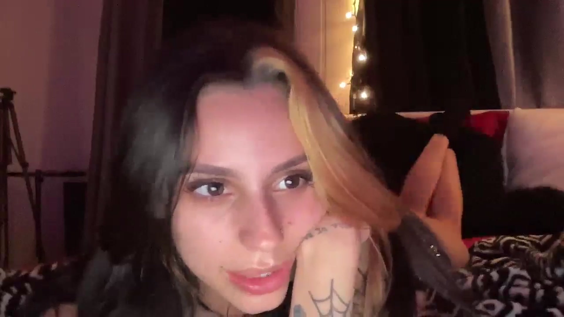 Gallery image thumbnail from wraithbennet's myfreecams stream on, 03/04/2025, 08:10 image 5 of 20