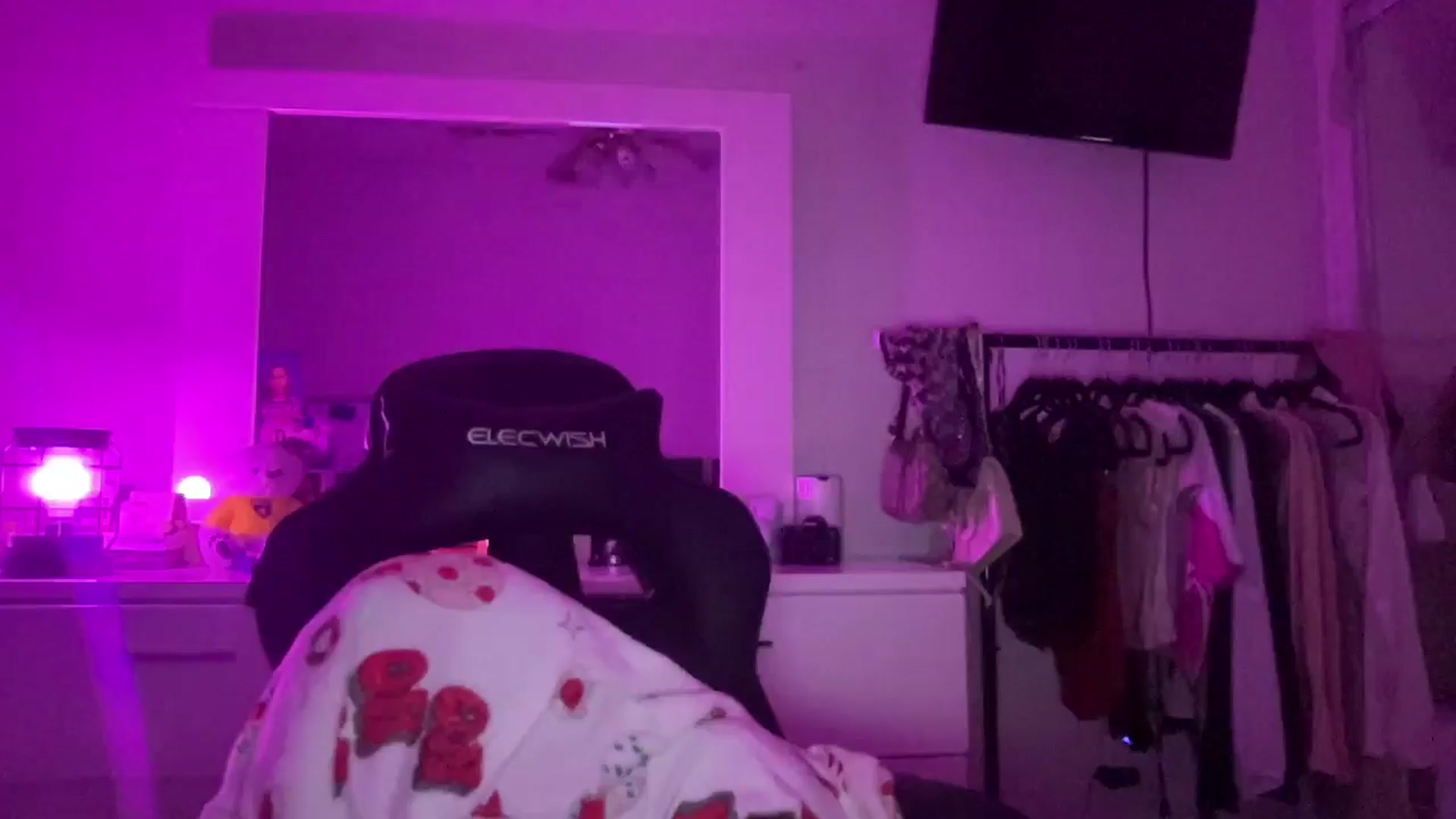 Gallery image thumbnail from wraithbennet's myfreecams stream on, 03/16/2025, 24:45 image 1 of 20