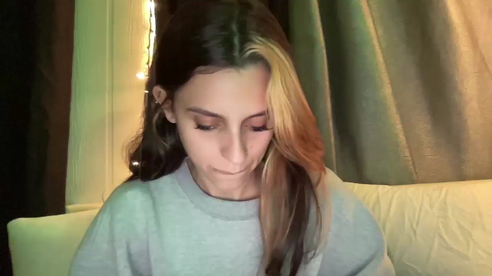 Gallery image thumbnail from wraithbennet's myfreecams stream on, 03/17/2025, 04:34 image 1 of 20