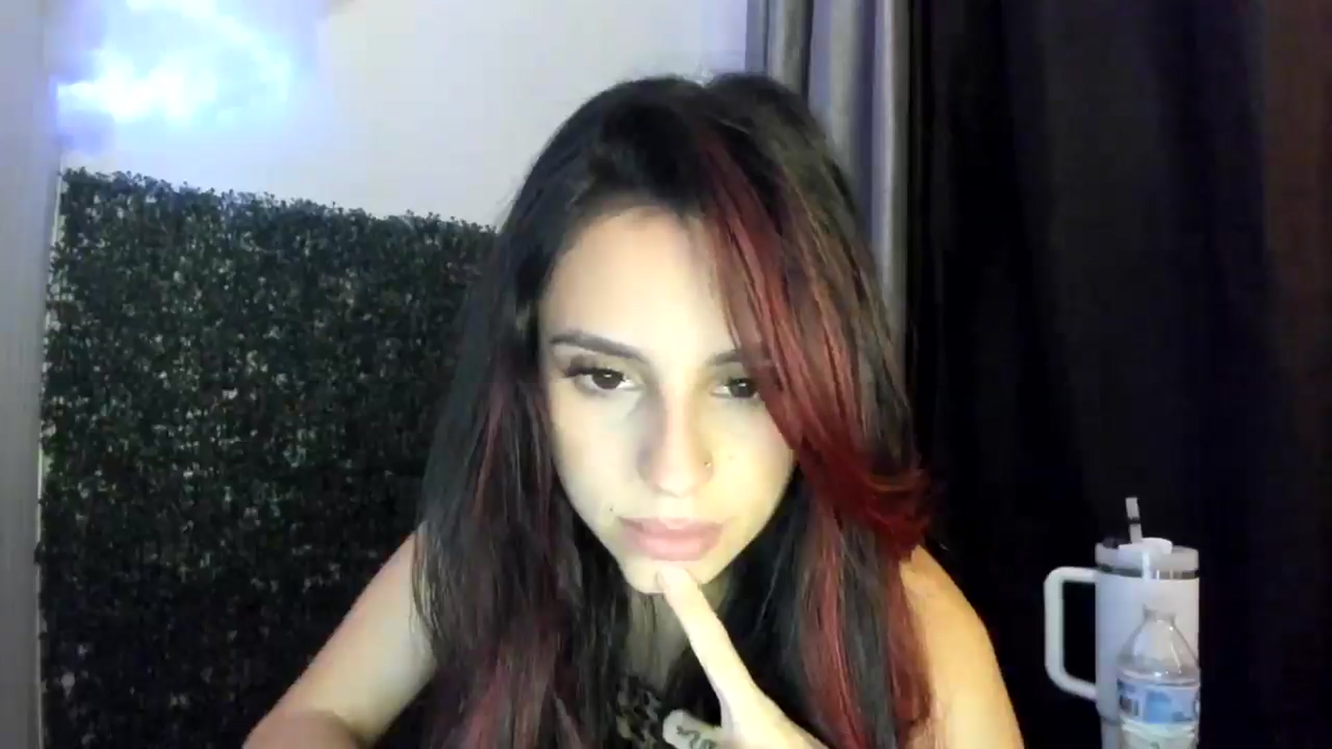 Gallery image thumbnail from wraithbennet's myfreecams stream on, 04/18/2025, 03:05 image 15 of 20