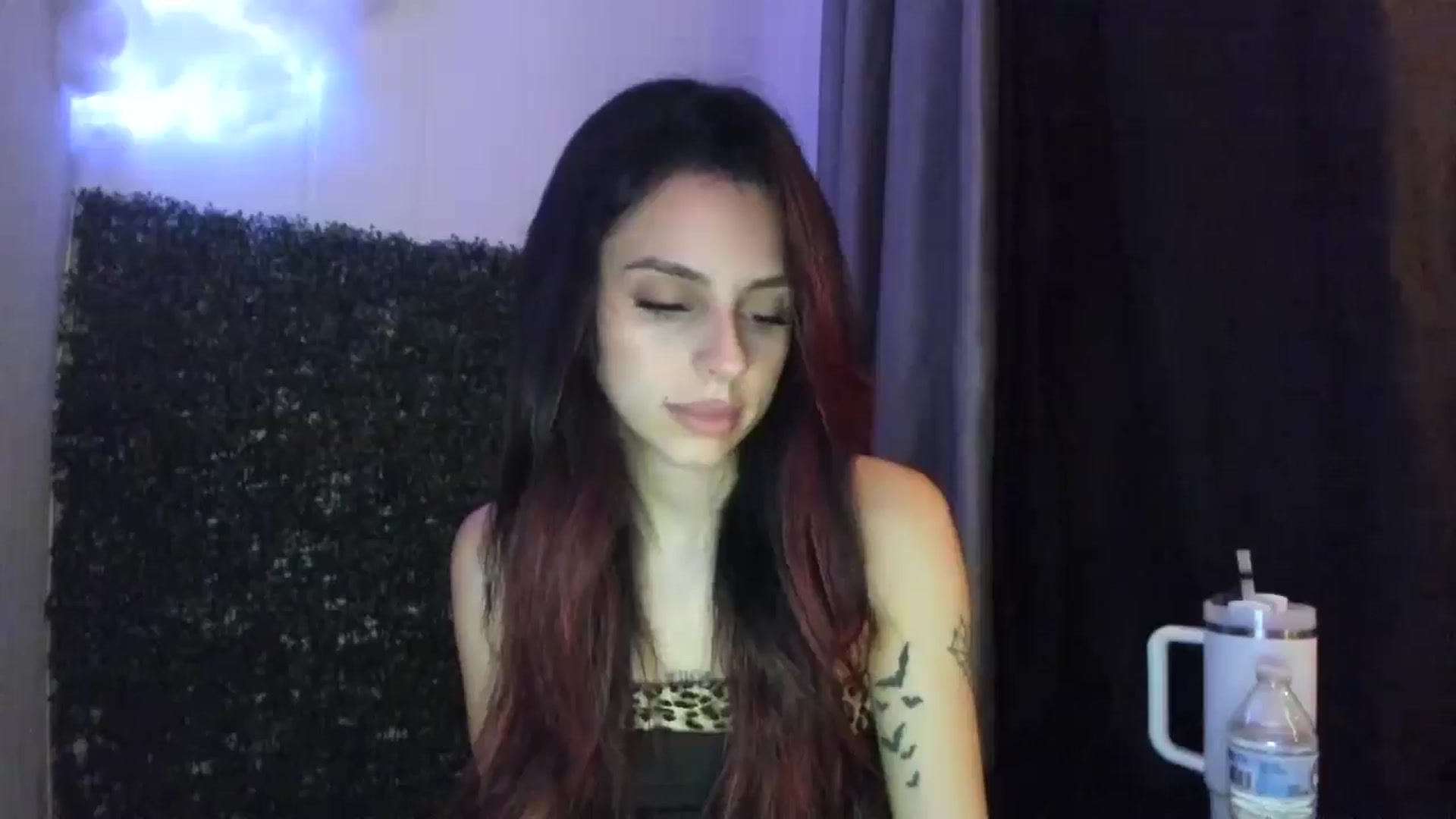 Gallery image thumbnail from wraithbennet's myfreecams stream on, 04/18/2025, 03:05 image 18 of 20
