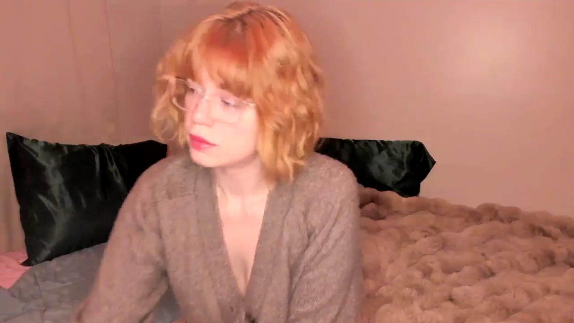 Gallery image thumbnail from wrong_room's myfreecams stream on, 11/10/2025, 24:33 image 12 of 20