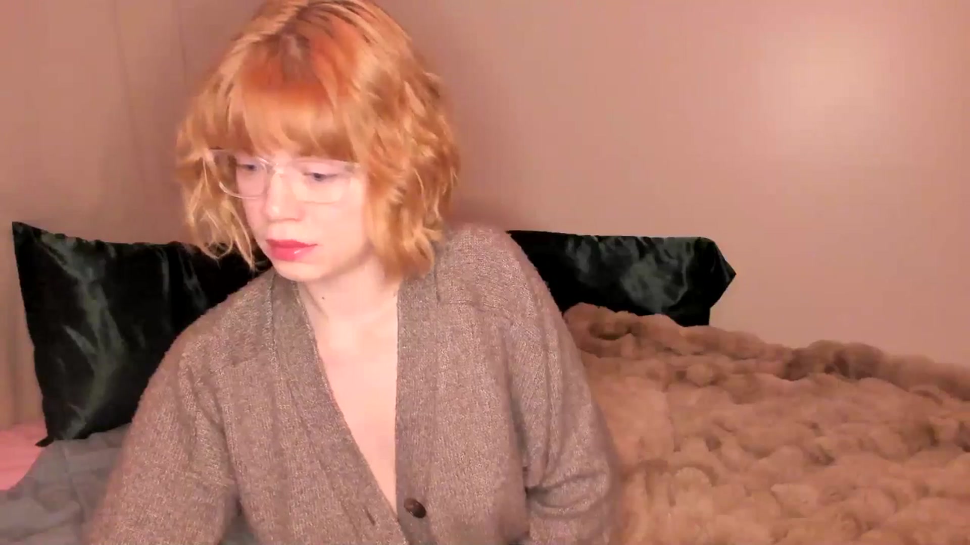Gallery image thumbnail from wrong_room's myfreecams stream on, 11/10/2025, 24:33 image 8 of 20