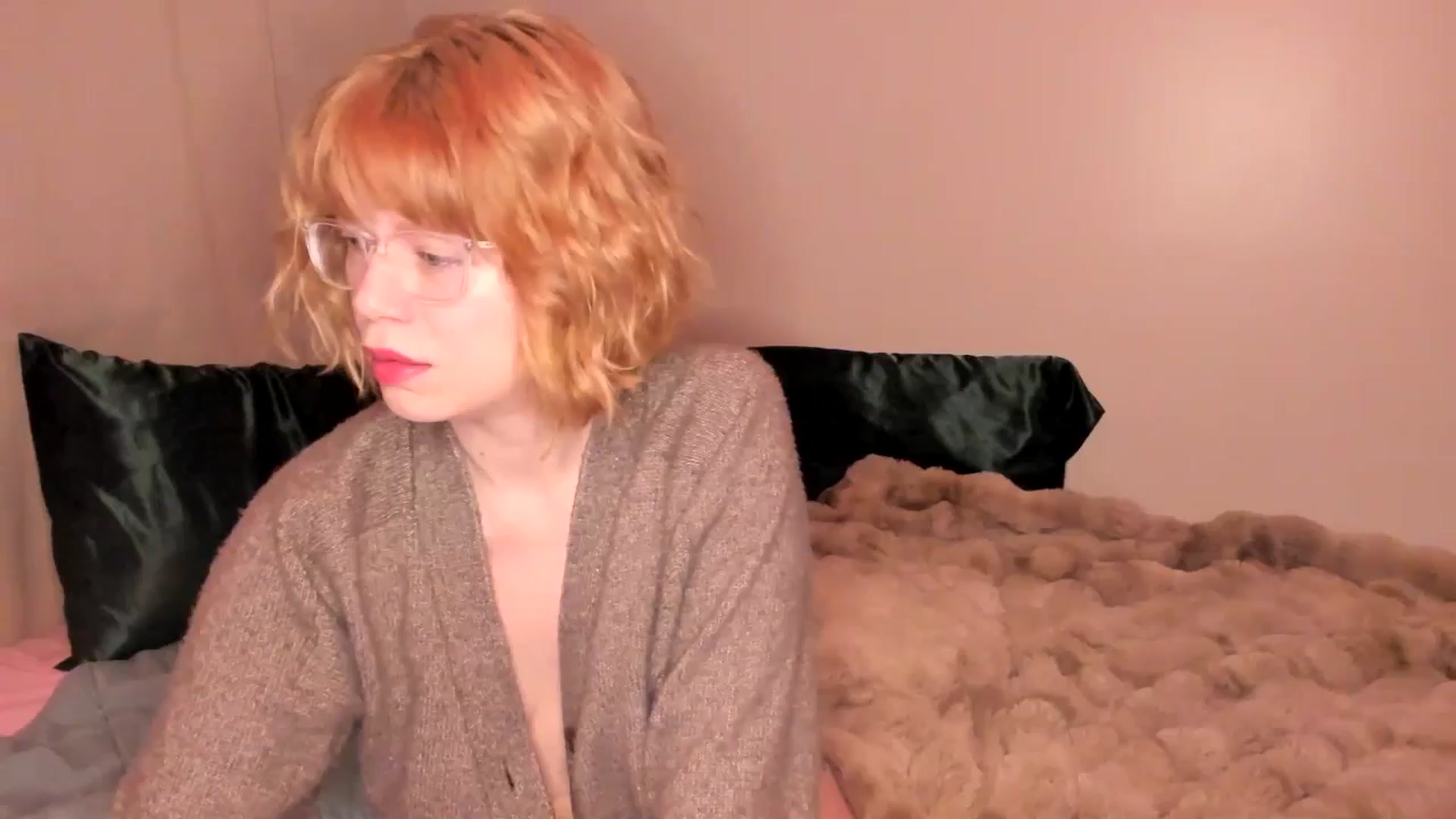 Gallery image thumbnail from wrong_room's myfreecams stream on, 11/10/2025, 24:33 image 7 of 20