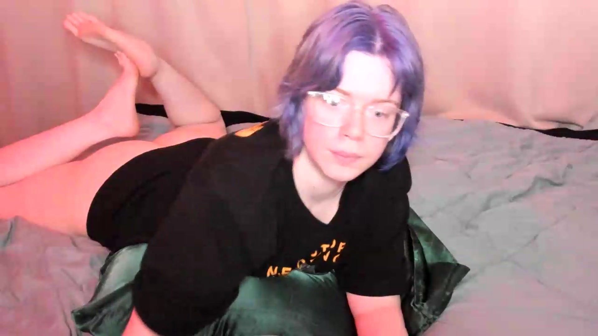 Gallery image thumbnail from wrong_room's myfreecams stream on, 06/28/2026, 12:44 image 17 of 20