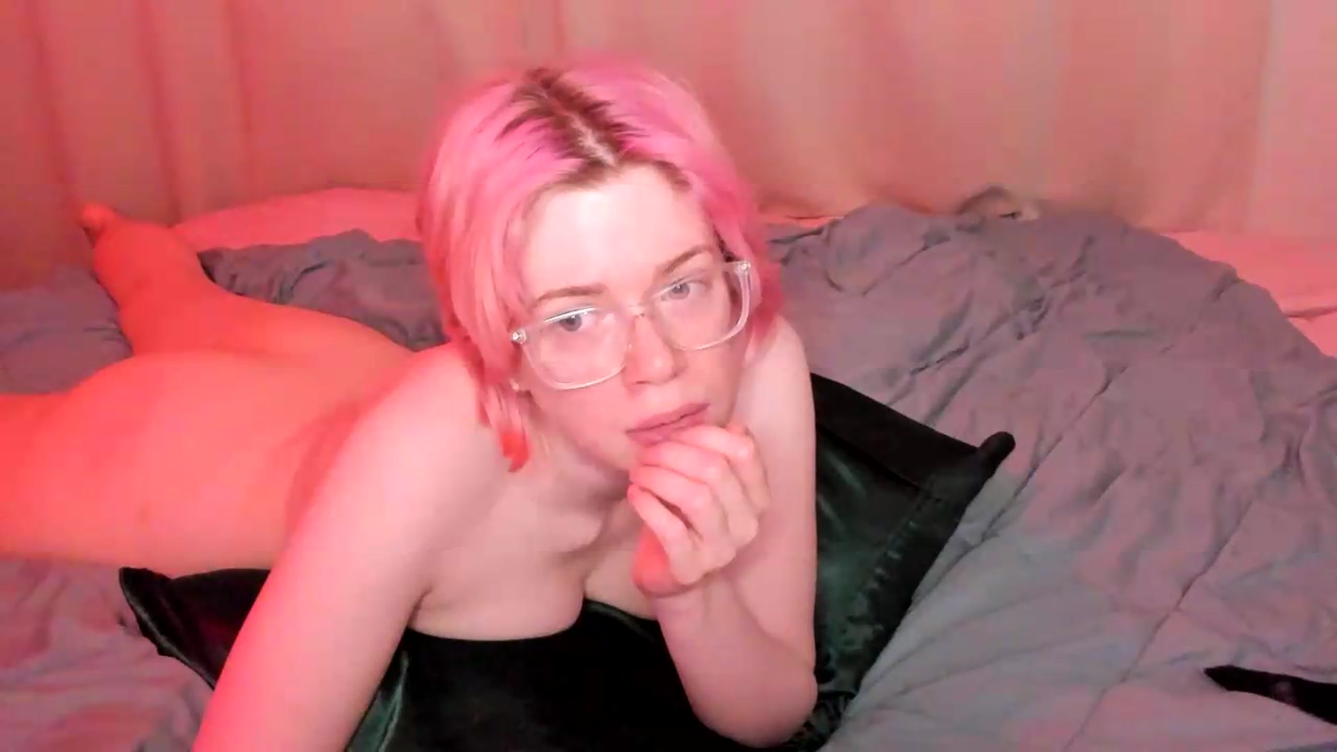 Gallery image thumbnail from wrong_room's myfreecams stream on, 08/26/2026, 18:22 image 18 of 20