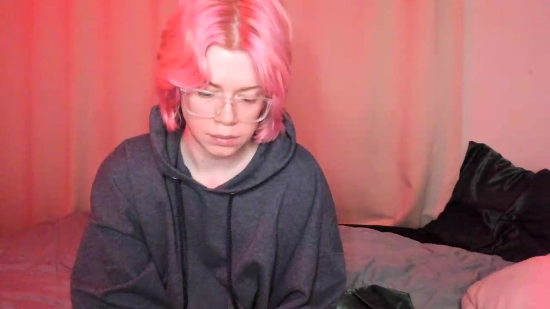 Gallery image thumbnail from wrong_room's myfreecams stream on, 09/12/2026, 16:13 image 8 of 20
