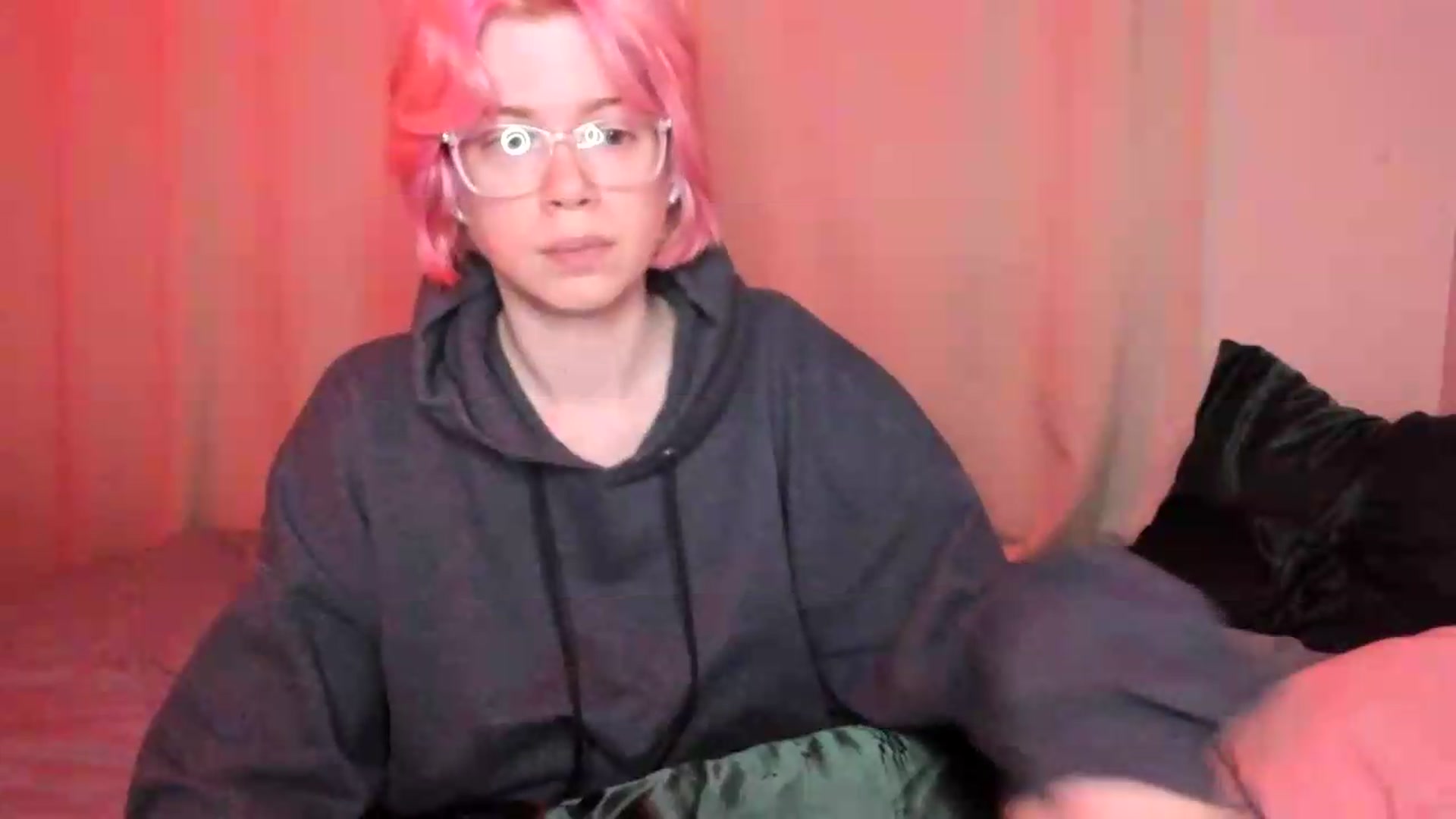 Gallery image thumbnail from wrong_room's myfreecams stream on, 09/12/2026, 16:13 image 15 of 20