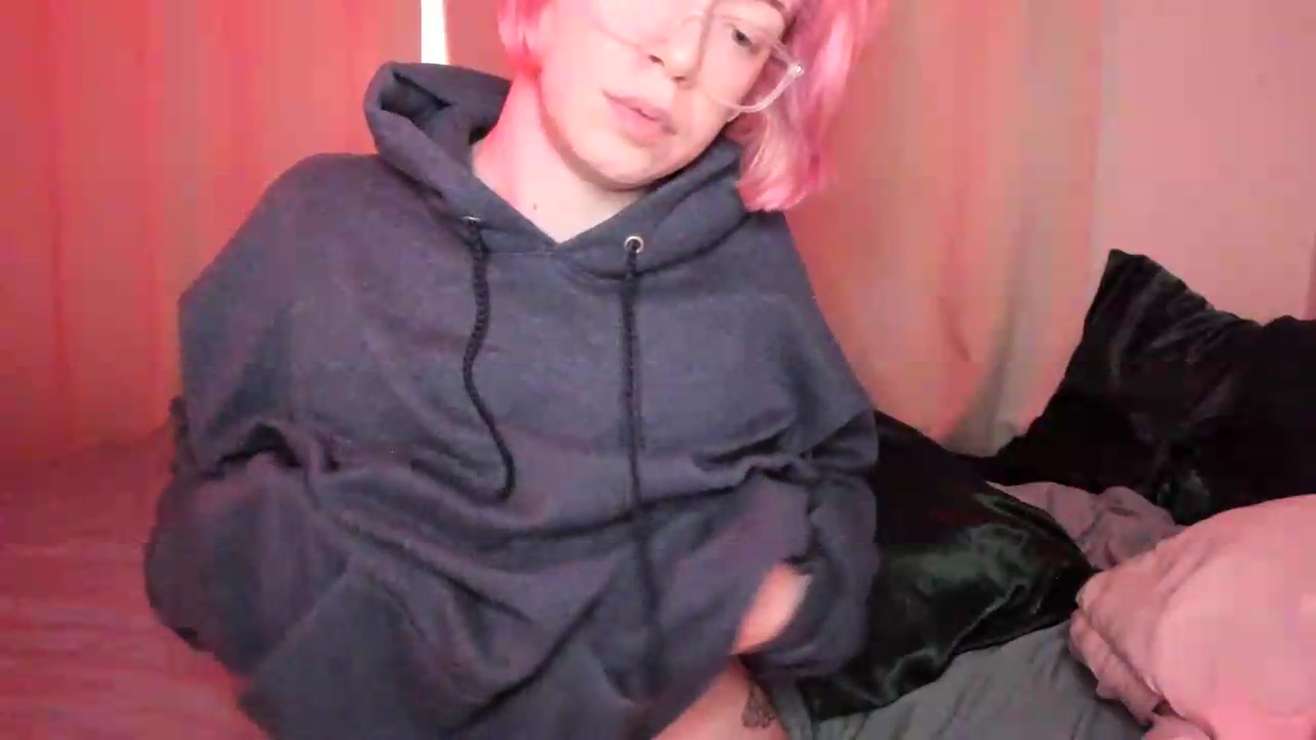 Gallery image thumbnail from wrong_room's myfreecams stream on, 09/12/2026, 16:13 image 17 of 20