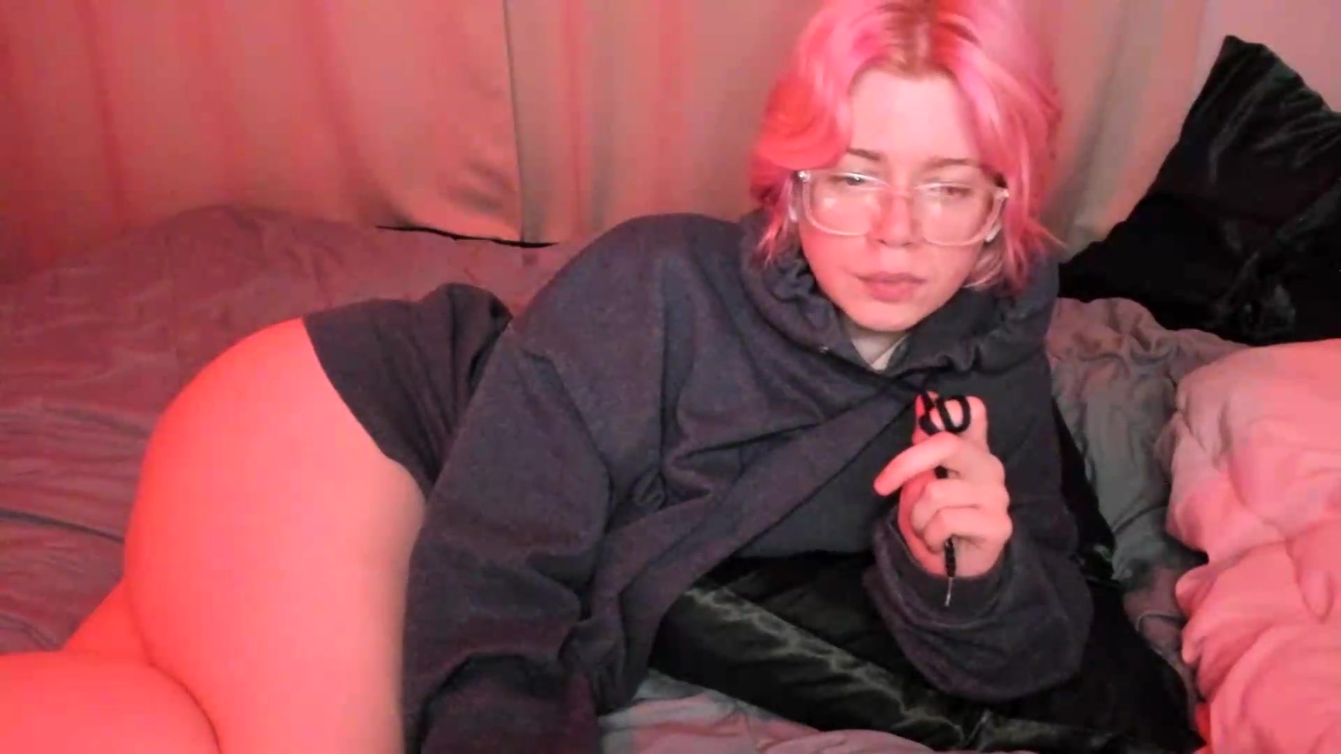 Gallery image thumbnail from wrong_room's myfreecams stream on, 09/12/2026, 17:58 image 12 of 20