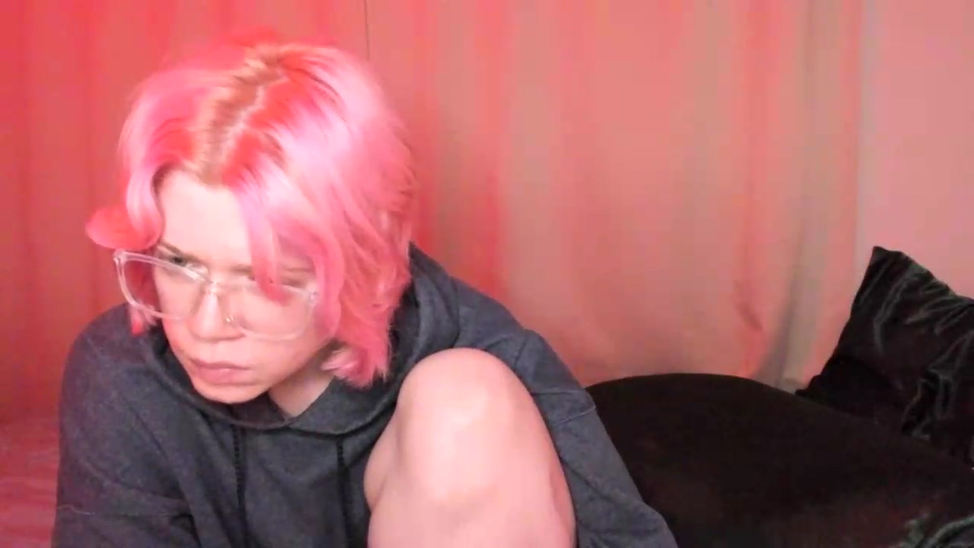 Gallery image thumbnail from wrong_room's myfreecams stream on, 09/12/2026, 18:26 image 16 of 20