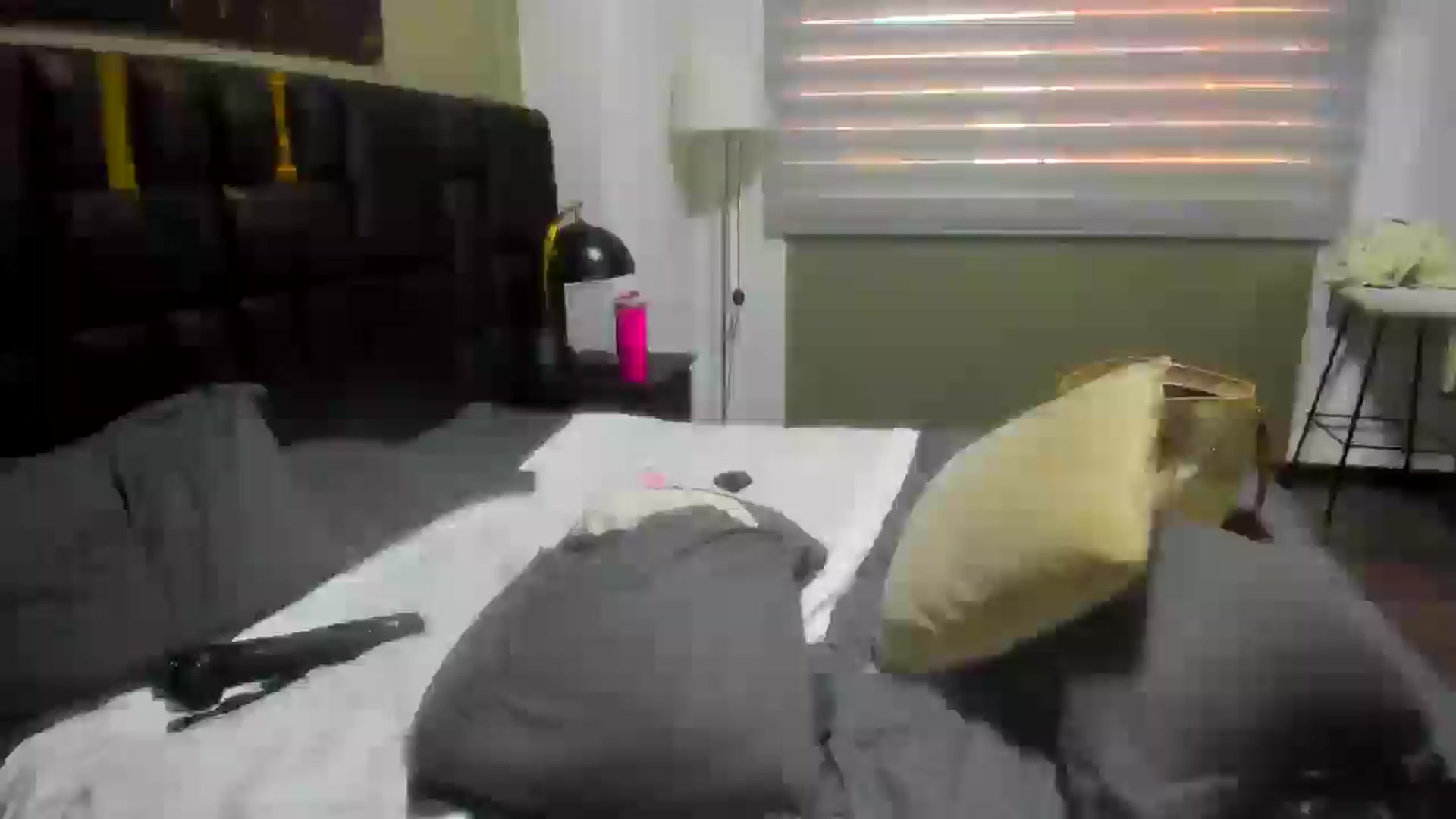 Gallery image thumbnail from wuyny_'s myfreecams stream on, 08/19/2025, 21:06 image 8 of 20
