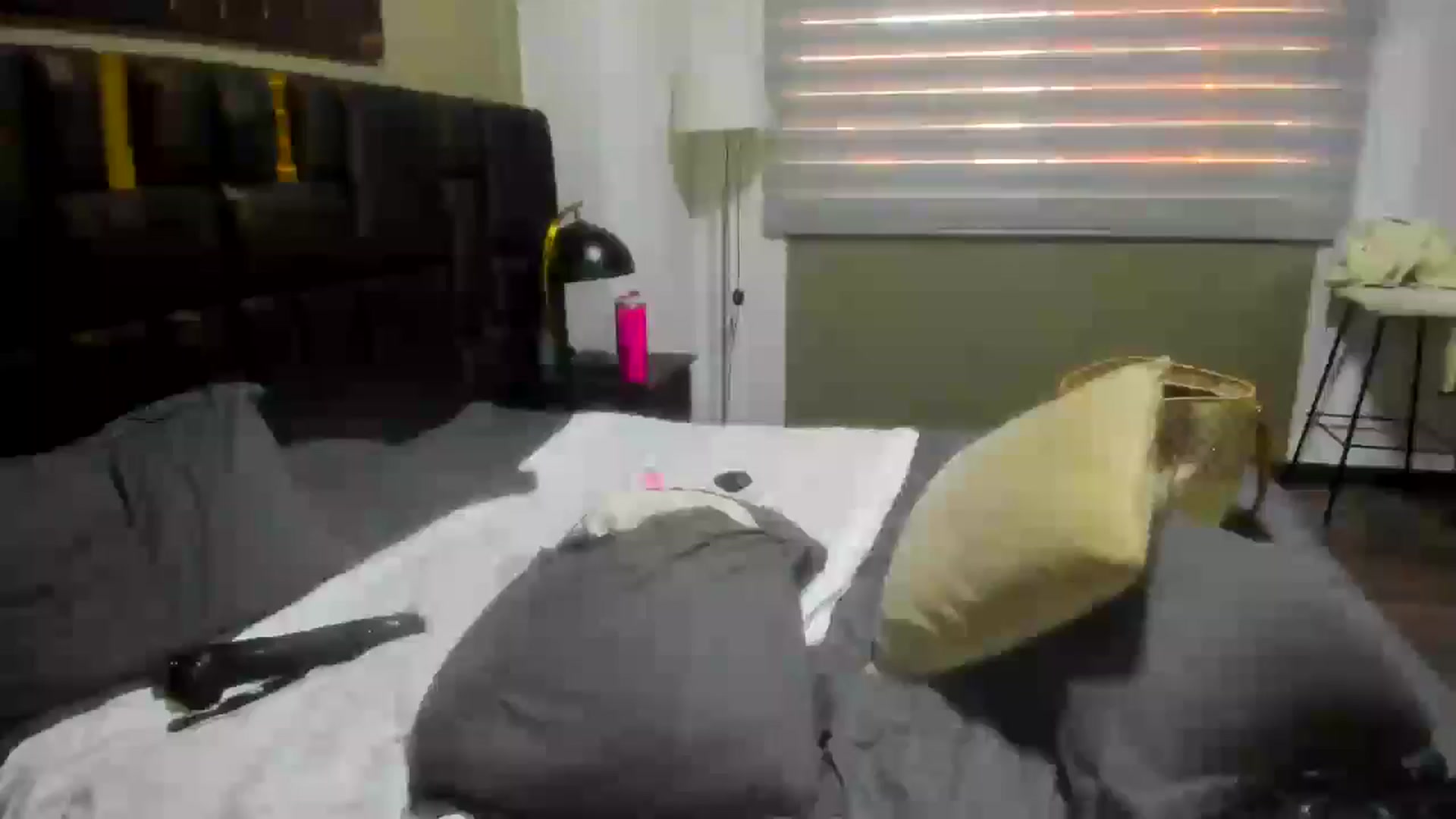 Gallery image thumbnail from wuyny_'s myfreecams stream on, 08/19/2025, 21:06 image 7 of 20