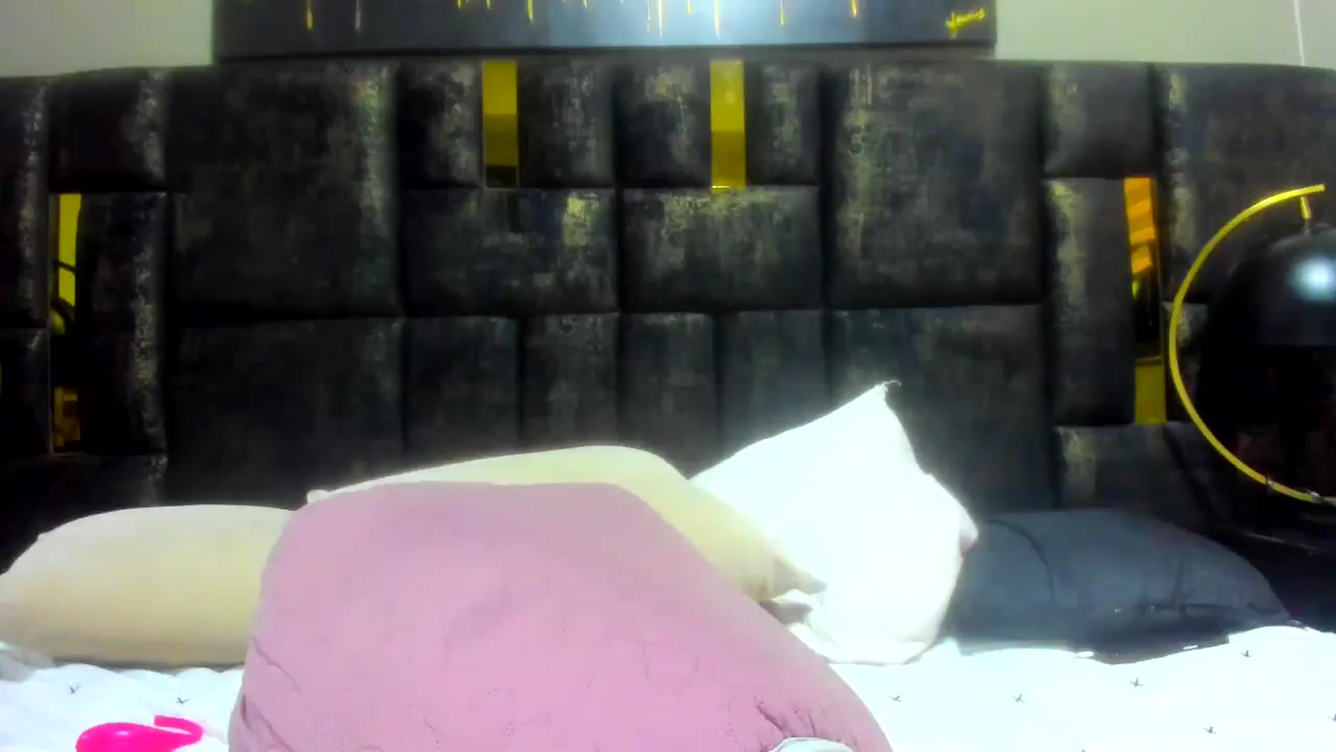 Gallery image thumbnail from wuyny_'s myfreecams stream on, 10/11/2025, 19:12 image 4 of 20