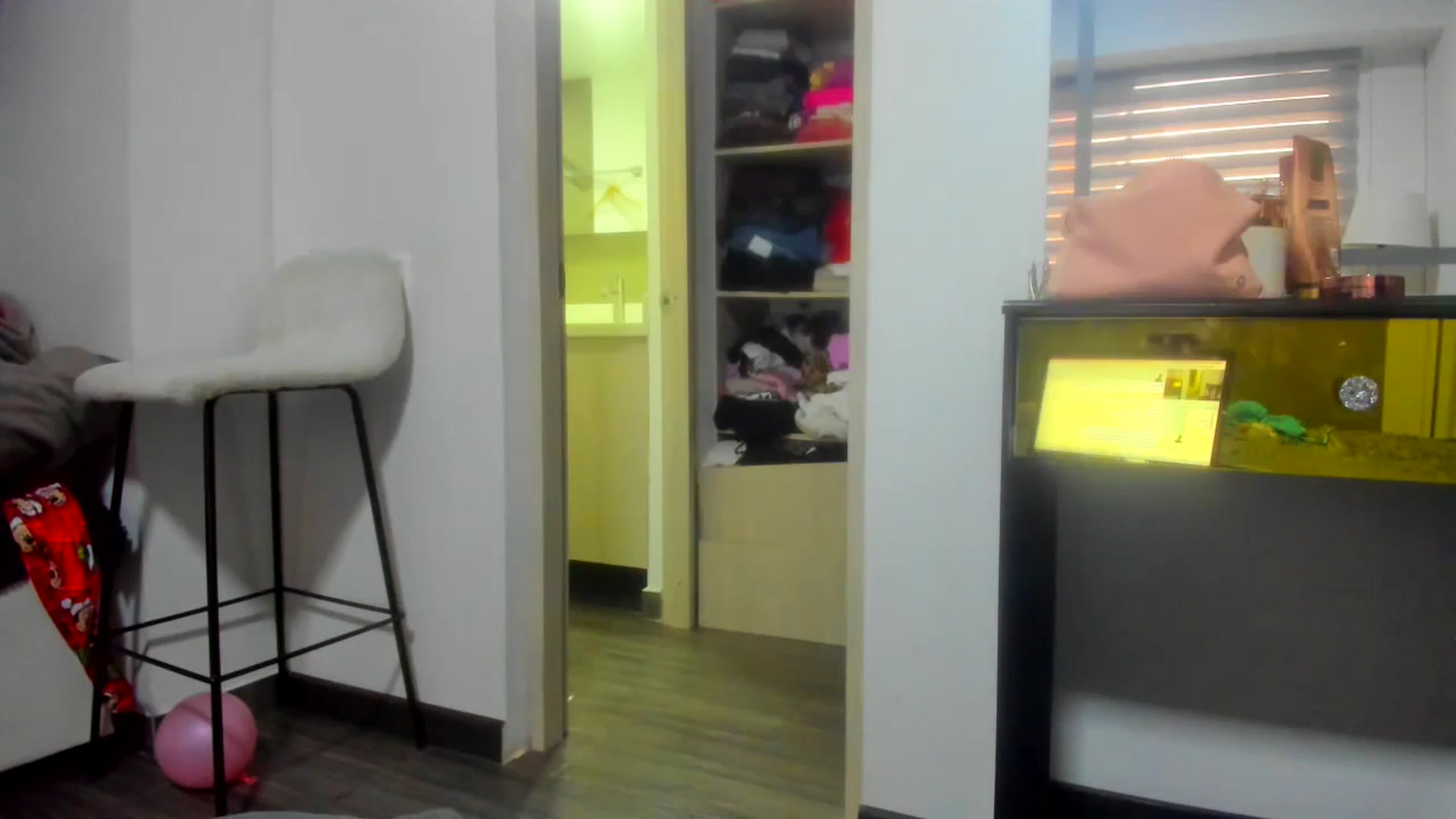 Gallery image thumbnail from wuyny_'s myfreecams stream on, 12/25/2025, 17:52 image 20 of 20
