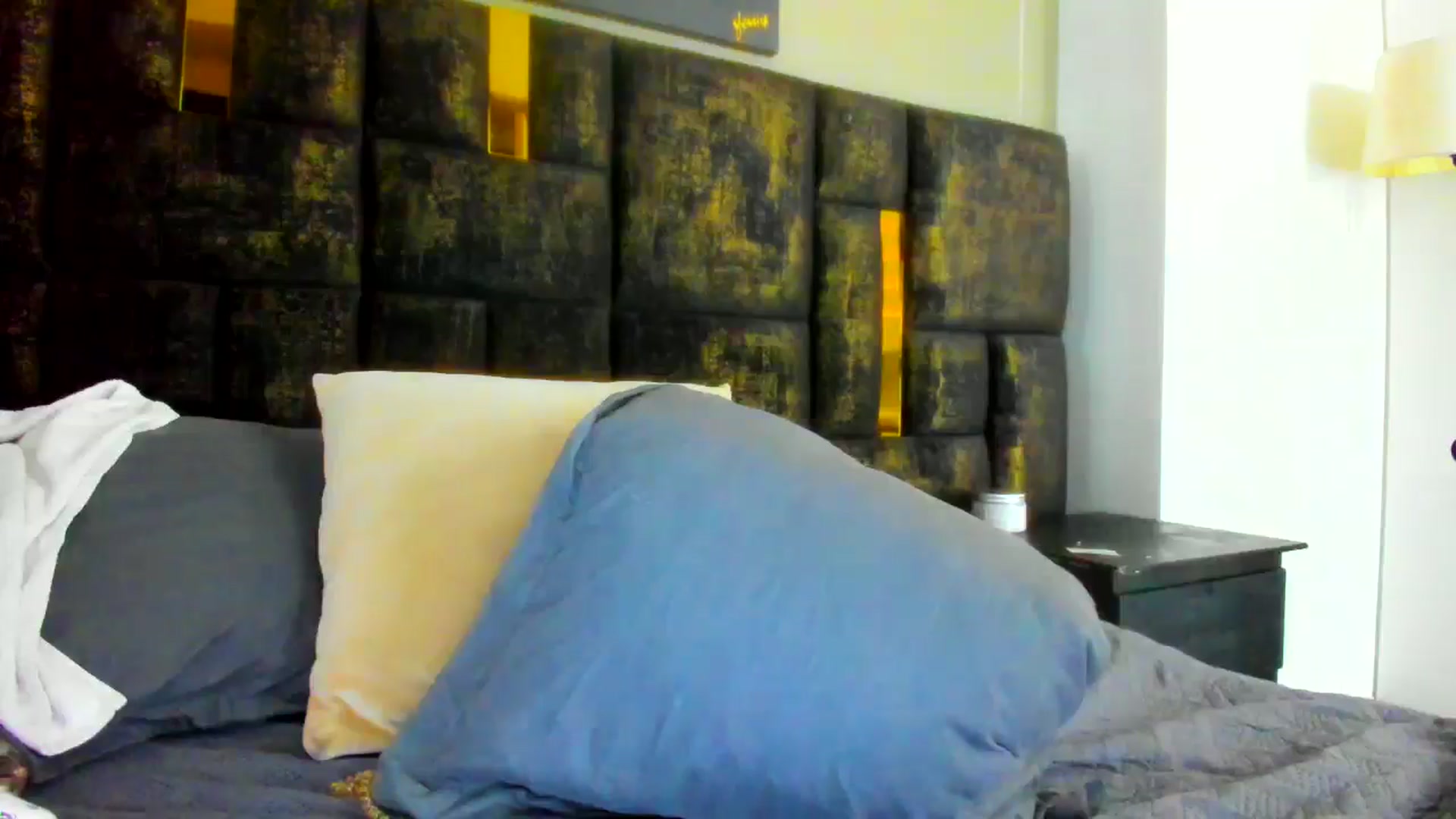 Gallery image thumbnail from wuyny_'s myfreecams stream on, 02/28/2026, 18:21 image 15 of 20