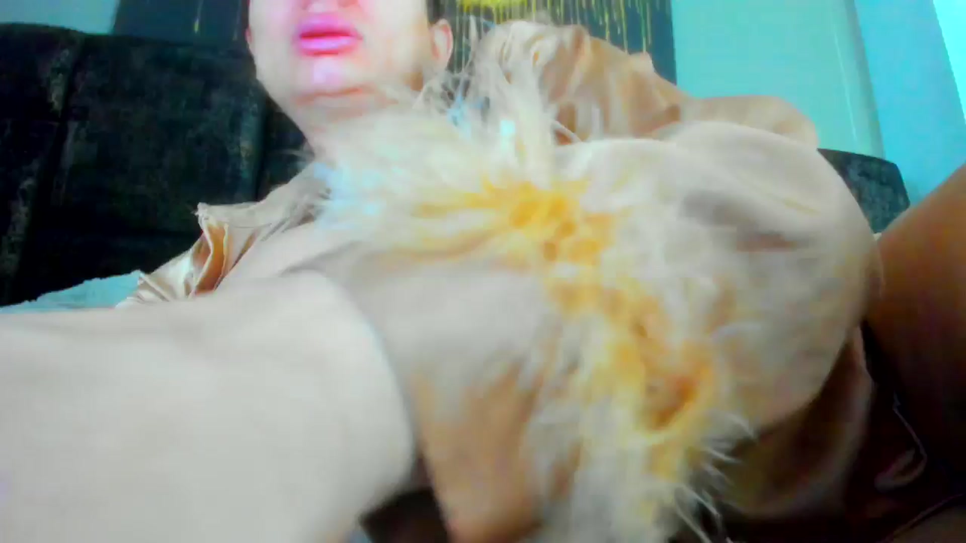 Gallery image thumbnail from wuyny_'s myfreecams stream on, 04/12/2026, 16:12 image 1 of 20