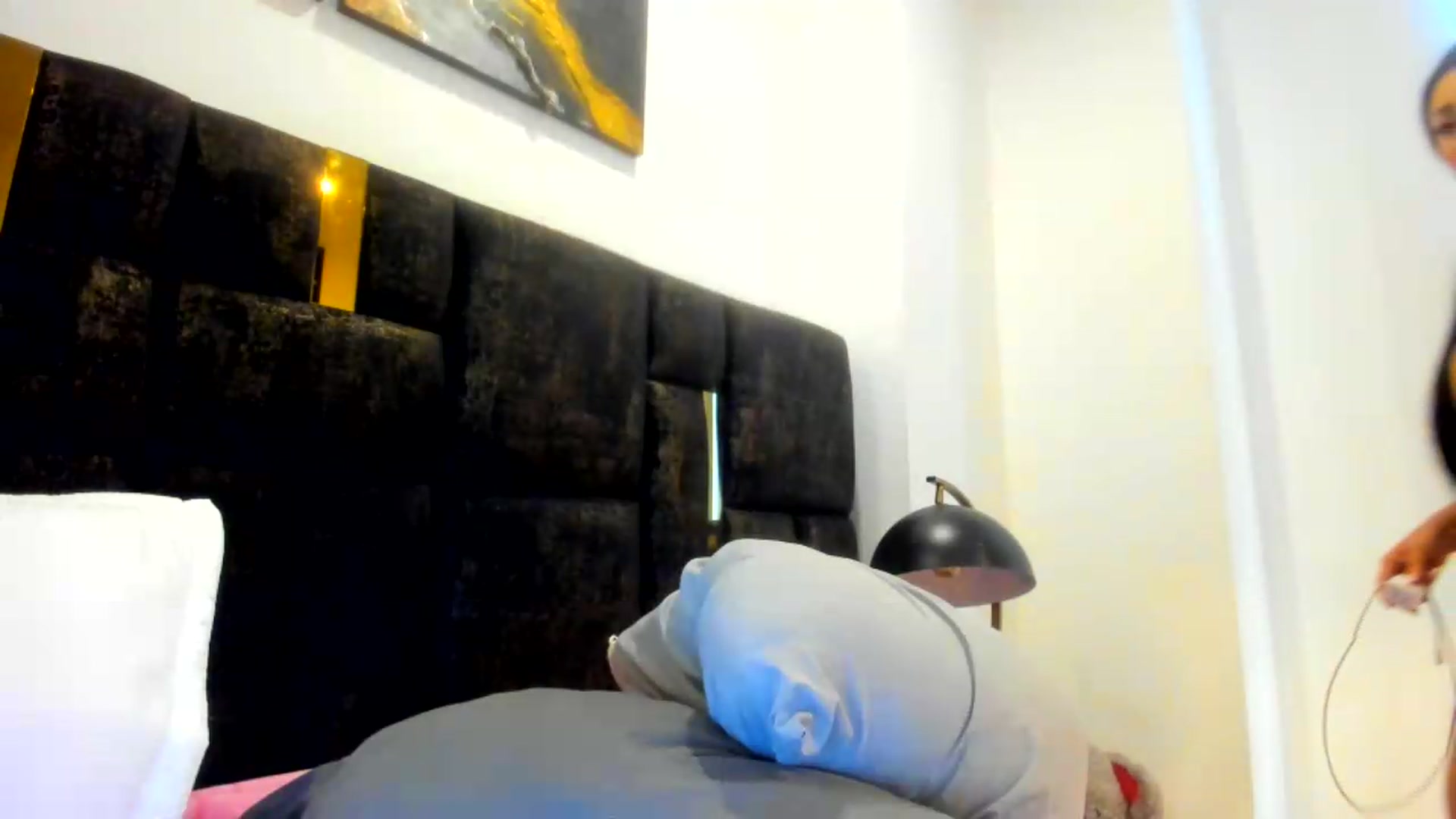 Gallery image thumbnail from wuyny_'s myfreecams stream on, 08/03/2026, 22:13 image 14 of 20