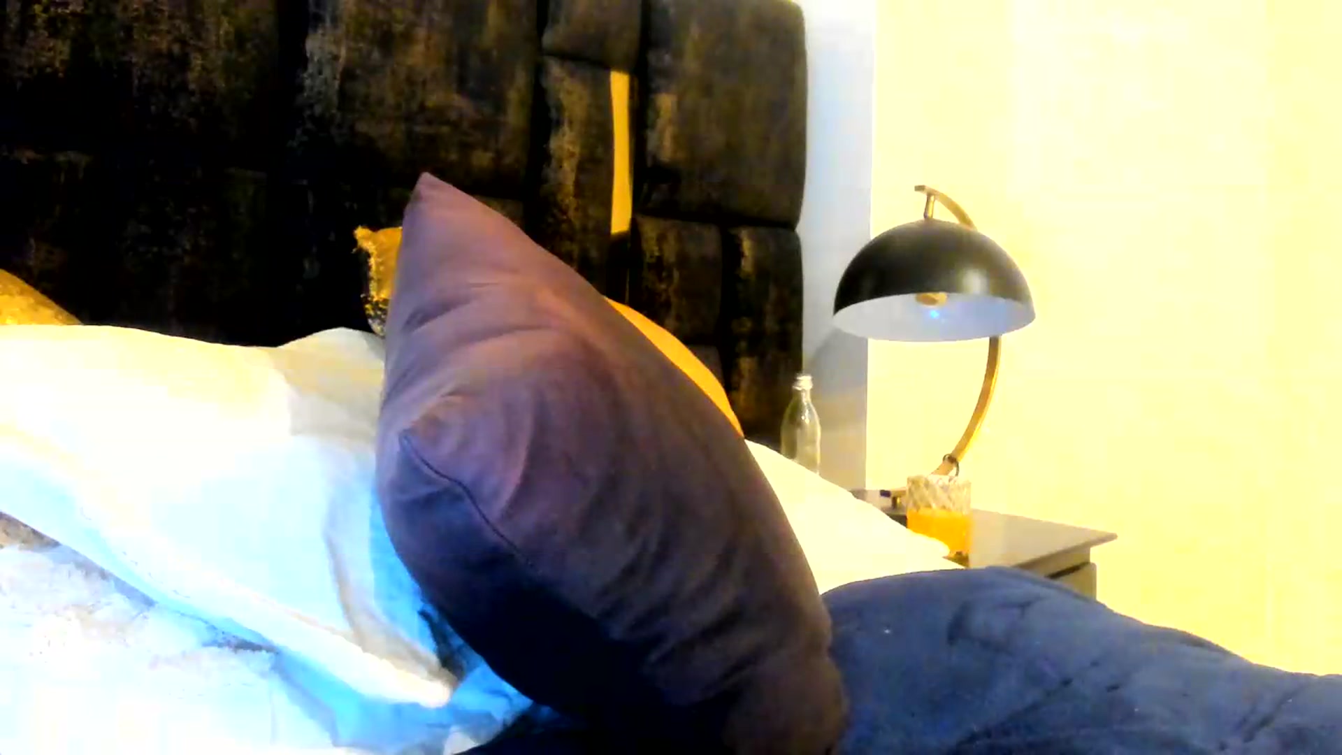 Gallery image thumbnail from wuyny_'s myfreecams stream on, 08/14/2026, 24:35 image 9 of 20