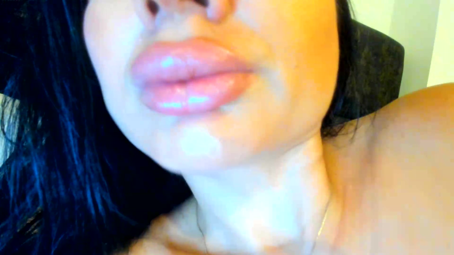 Gallery image thumbnail from wuyny_'s myfreecams stream on, 08/26/2026, 01:53 image 12 of 20