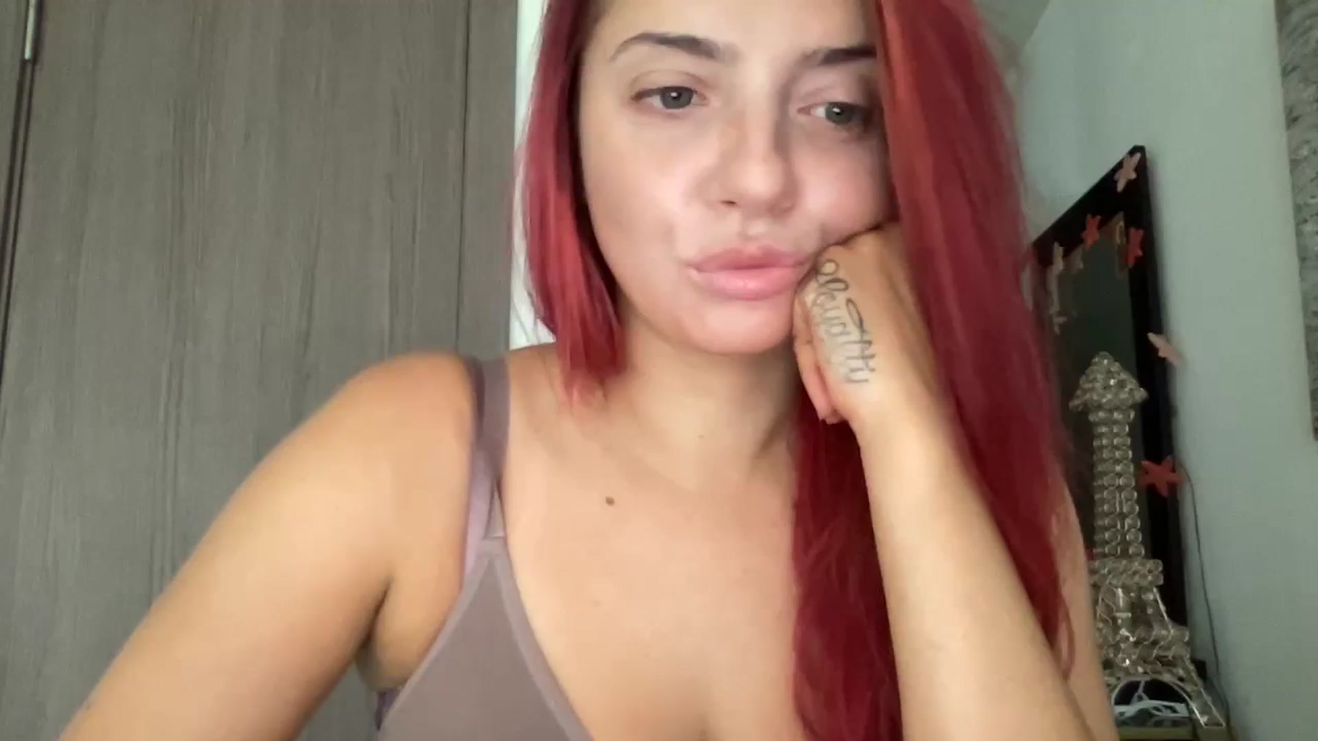 Gallery image thumbnail from xARIELx's myfreecams stream on, 10/17/2023, 17:25 image 1 of 20