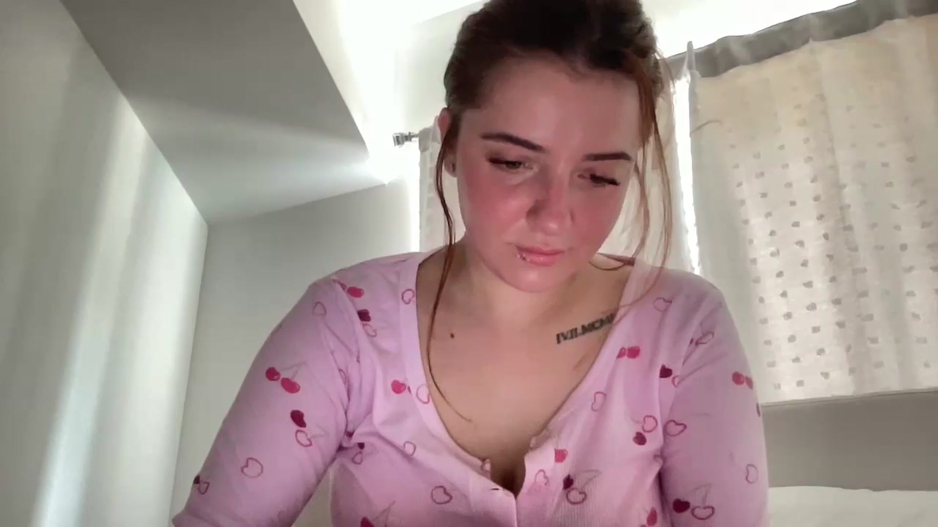 Gallery image thumbnail from xARIELx's myfreecams stream on, 05/29/2024, 16:00 image 5 of 20