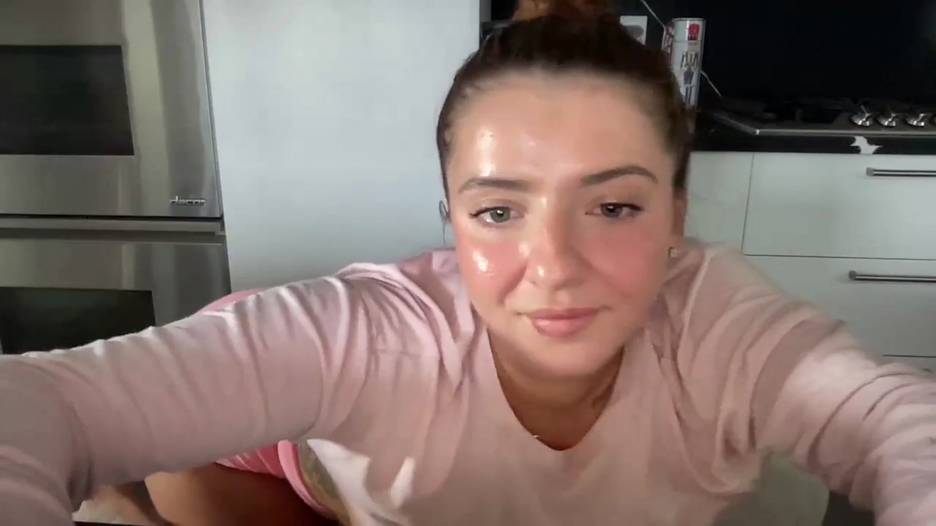Gallery image thumbnail from xARIELx's myfreecams stream on, 06/06/2024, 18:45 image 9 of 20